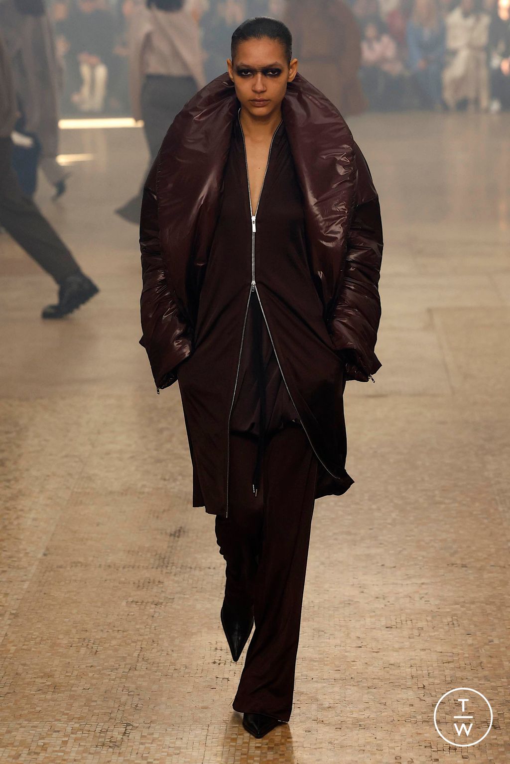 Fashion Week New York Fall/Winter 2024 look 19 de la collection Helmut Lang womenswear