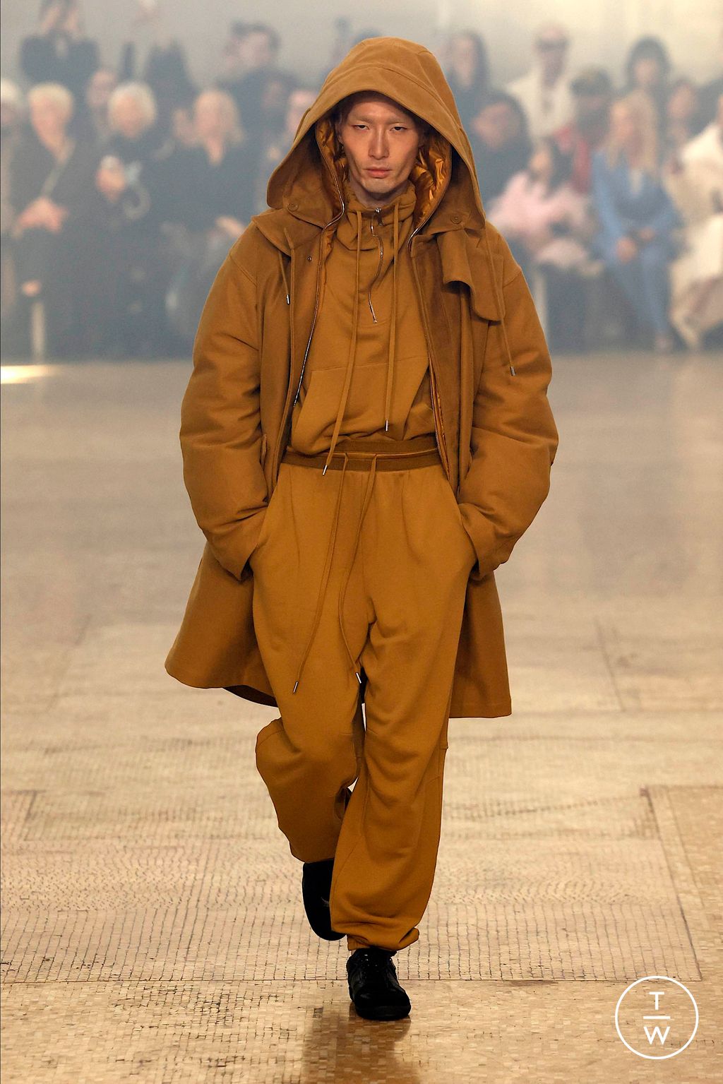 Fashion Week New York Fall/Winter 2024 look 20 de la collection Helmut Lang womenswear