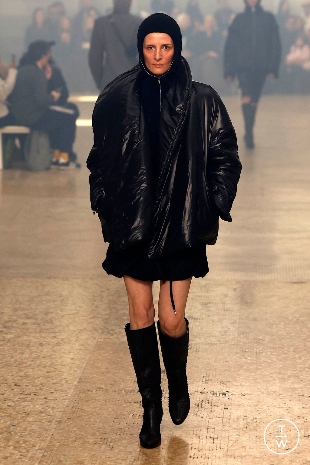 Fashion Week New York Fall/Winter 2024 look 42 from the Helmut Lang collection 女装