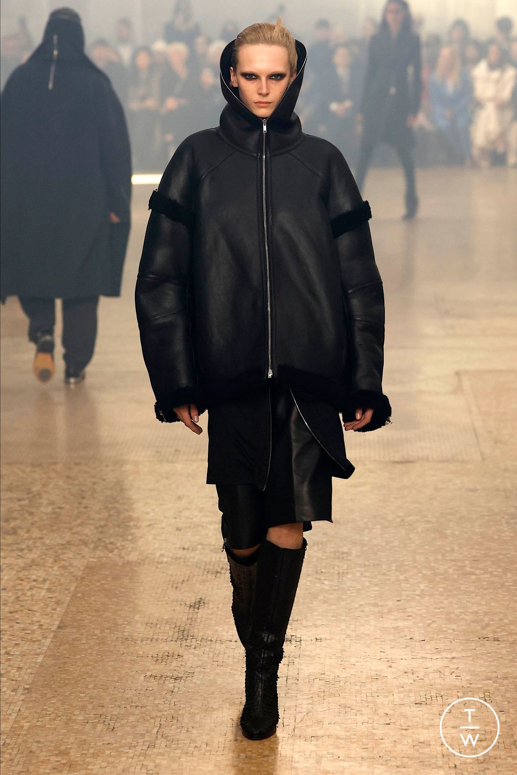 Fashion Week New York Fall/Winter 2024 look 43 from the Helmut Lang collection 女装