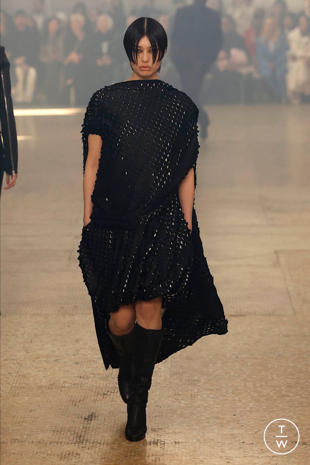 Fashion Week New York Fall/Winter 2024 look 48 de la collection Helmut Lang womenswear