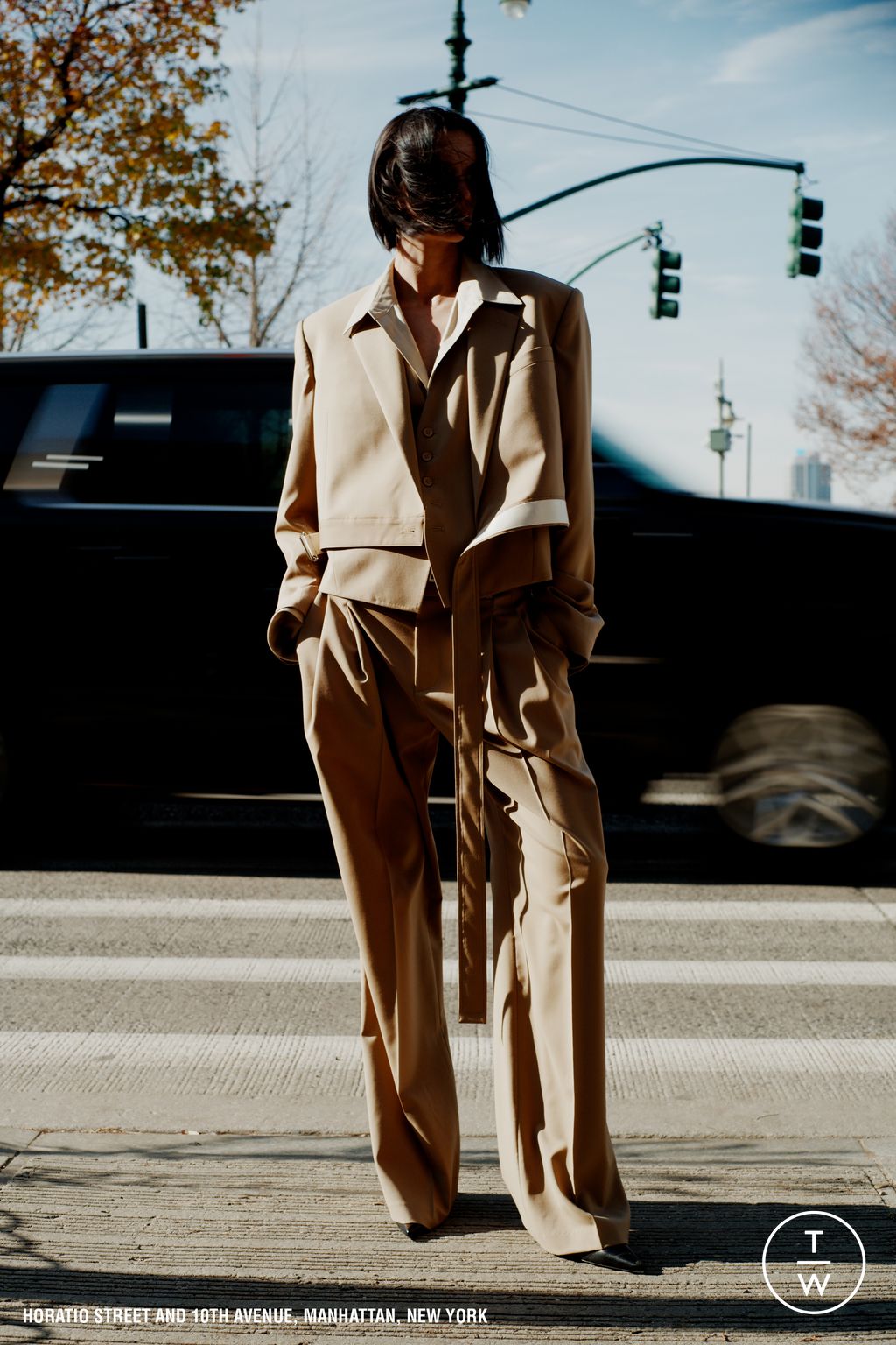 Fashion Week New York Pre-Fall 2024 look 1 from the Helmut Lang collection 女装