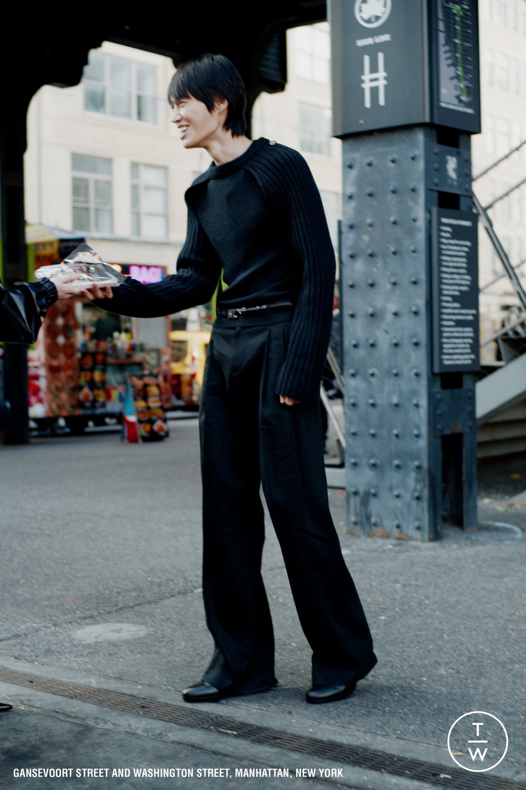 Fashion Week New York Pre-Fall 2024 look 15 from the Helmut Lang collection womenswear