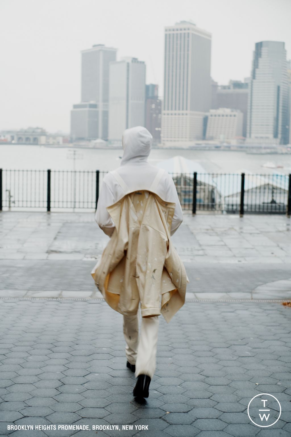 Fashion Week New York Pre-Fall 2024 look 32 from the Helmut Lang collection 女装
