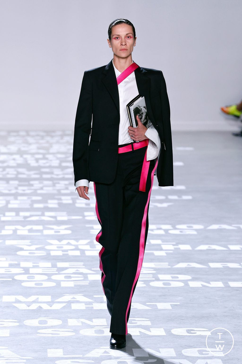 Fashion Week New York Spring/Summer 2024 look 1 de la collection Helmut Lang womenswear