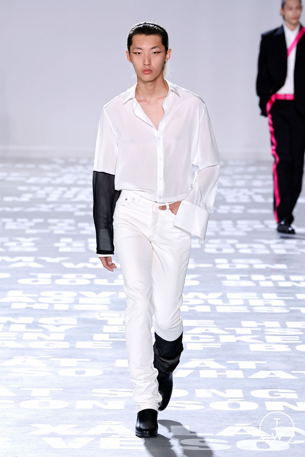 Fashion Week New York Spring/Summer 2024 look 5 de la collection Helmut Lang womenswear
