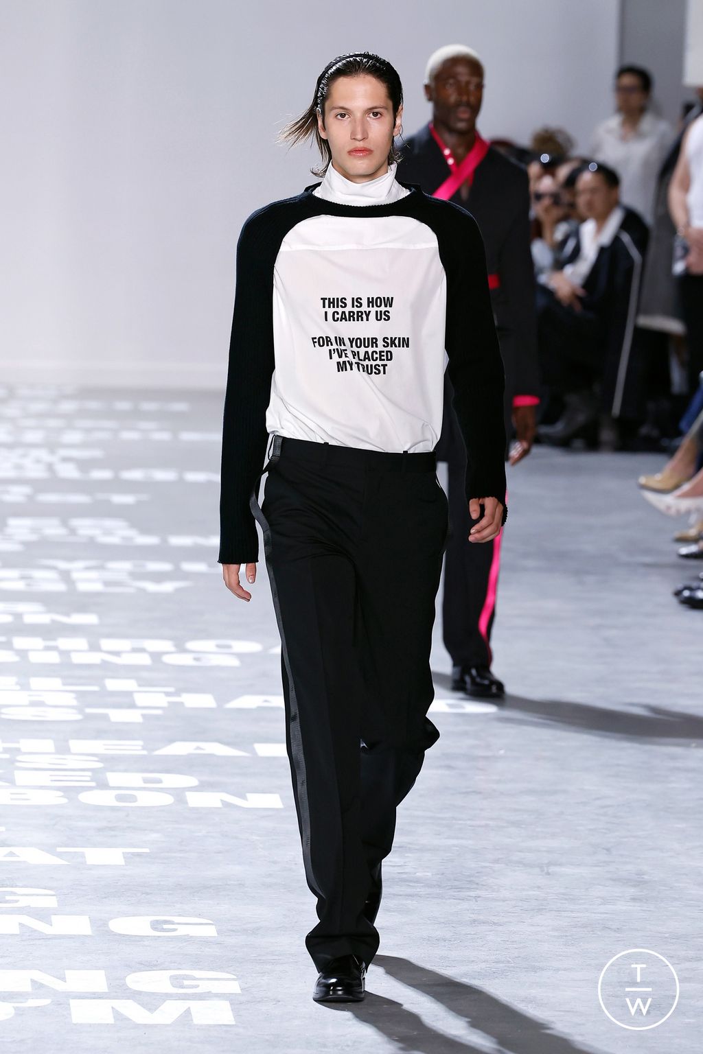 Fashion Week New York Spring/Summer 2024 look 6 from the Helmut Lang collection 女装