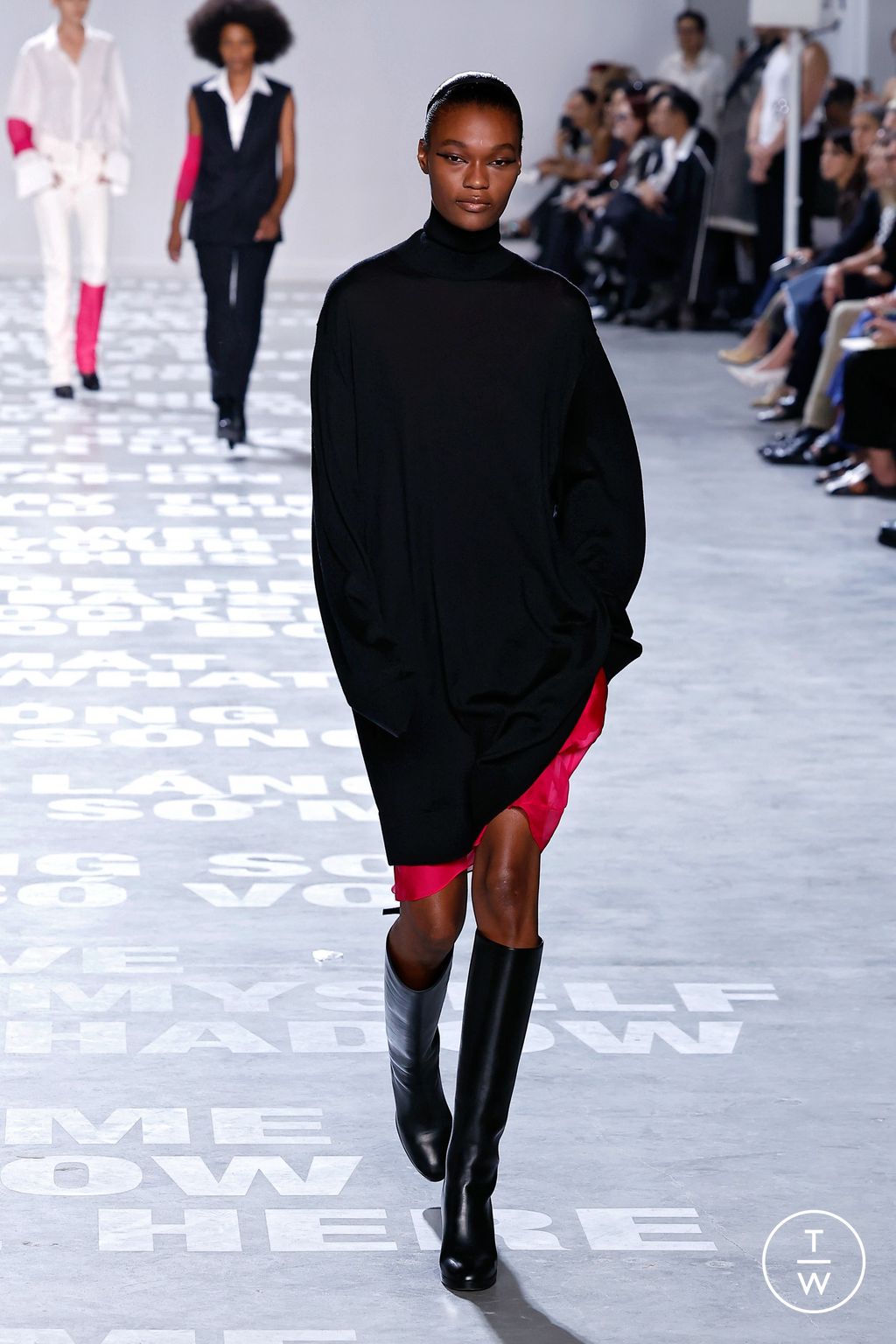 Fashion Week New York Spring/Summer 2024 look 7 de la collection Helmut Lang womenswear