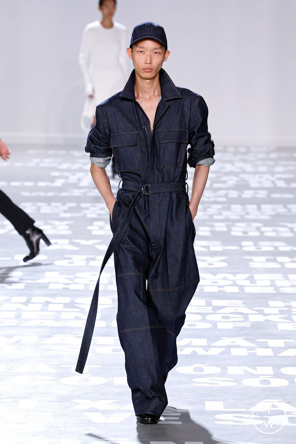 Fashion Week New York Spring/Summer 2024 look 15 from the Helmut Lang collection 女装