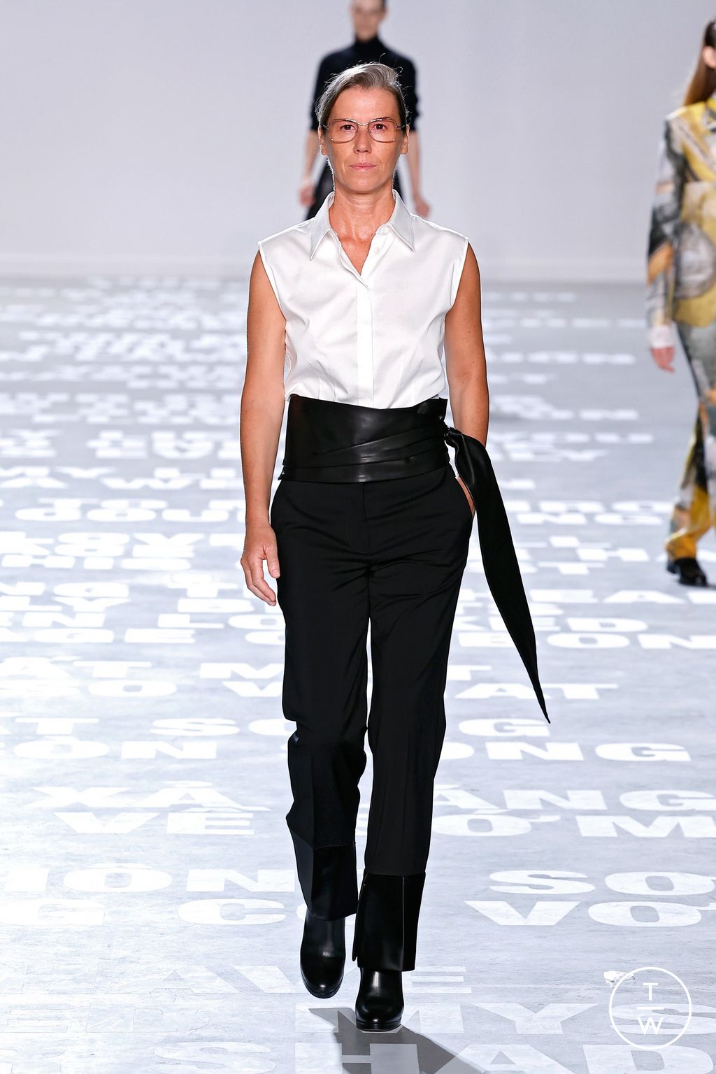 Fashion Week New York Spring/Summer 2024 look 27 from the Helmut Lang collection 女装