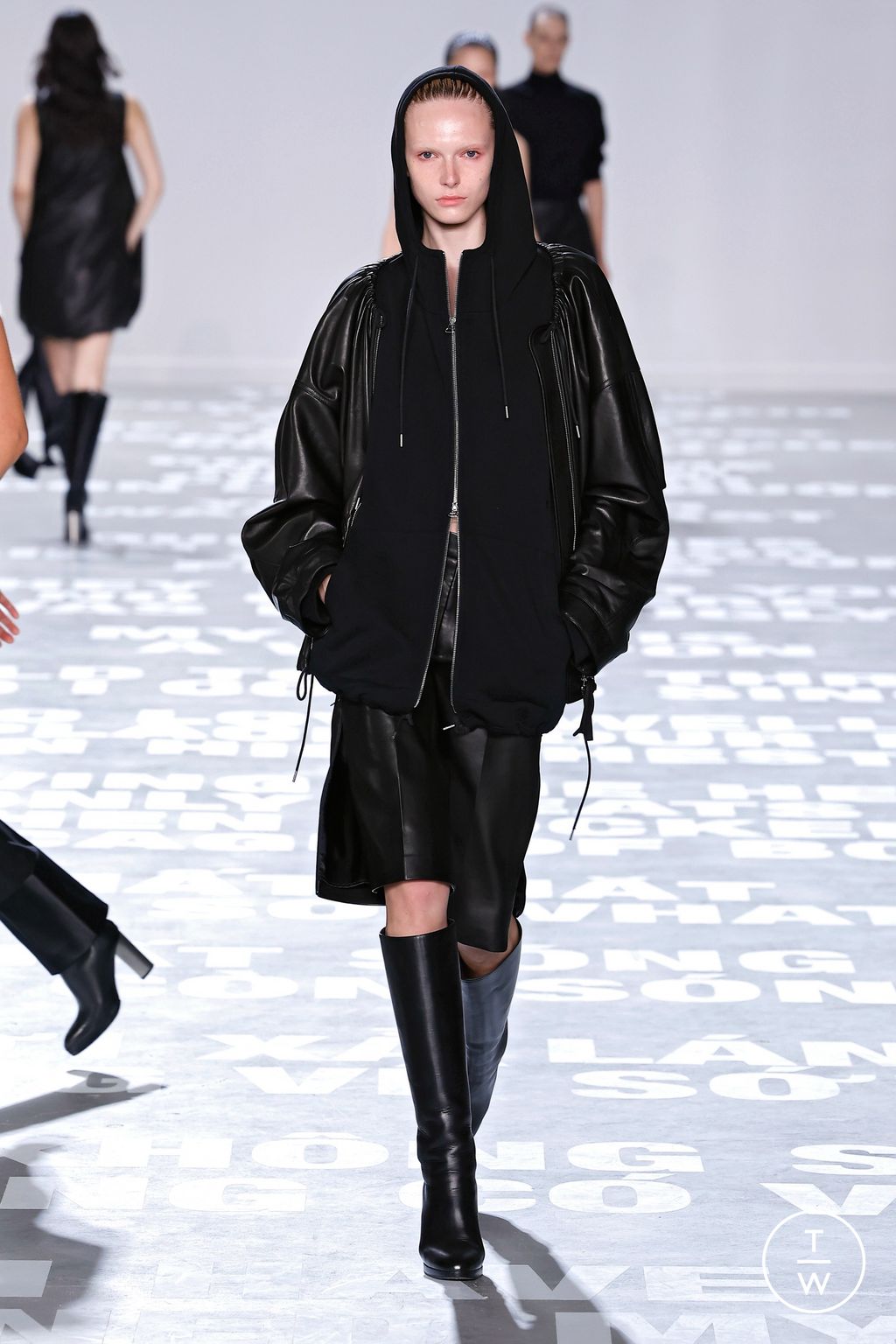 Fashion Week New York Spring/Summer 2024 look 31 from the Helmut Lang collection womenswear