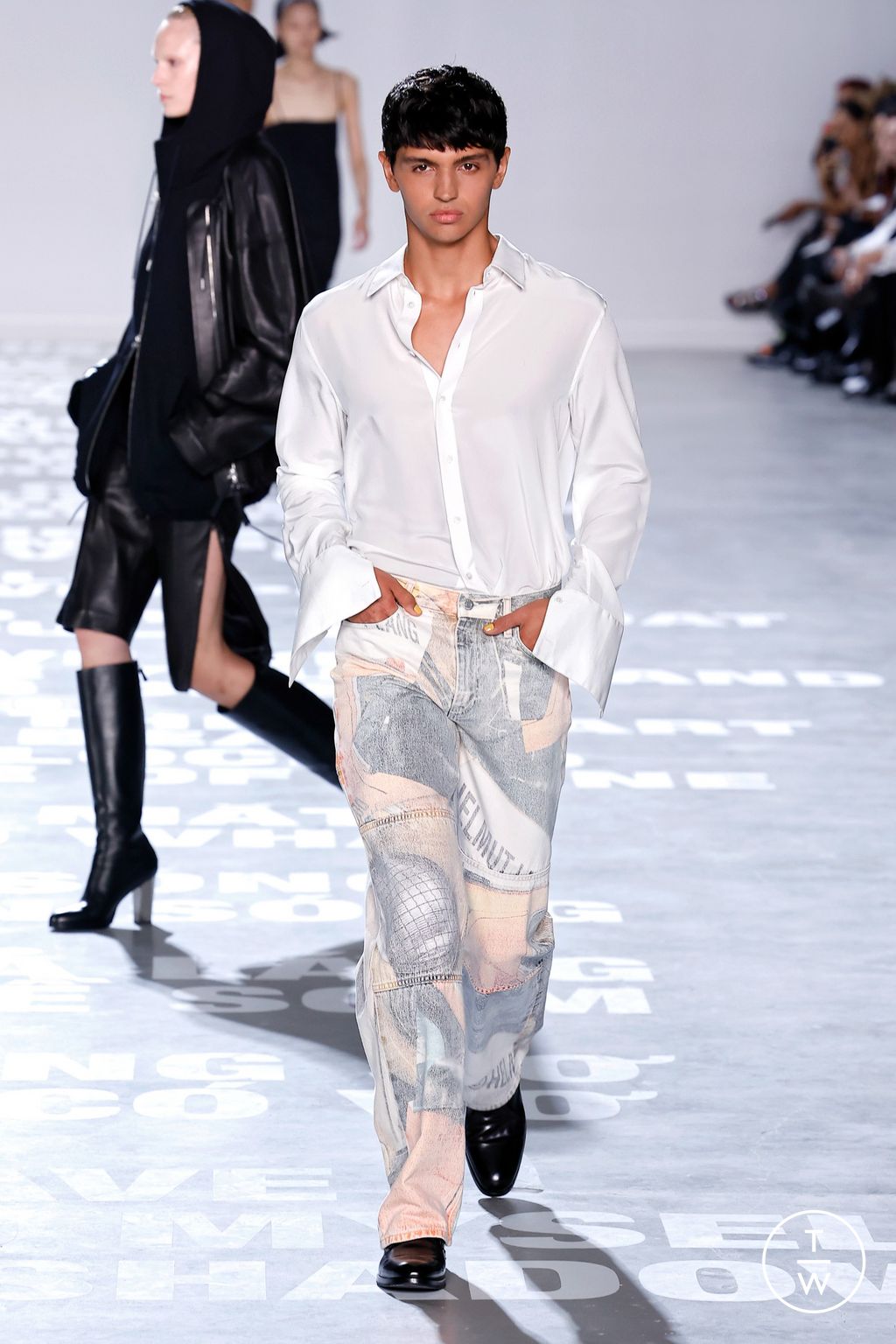 Fashion Week New York Spring/Summer 2024 look 35 from the Helmut Lang collection 女装