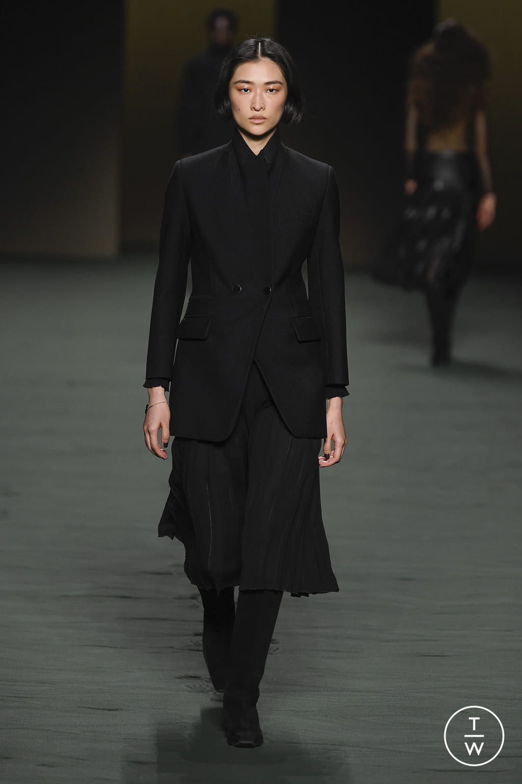 Fashion Week Paris Fall/Winter 2022 look 4 from the Hermès collection womenswear
