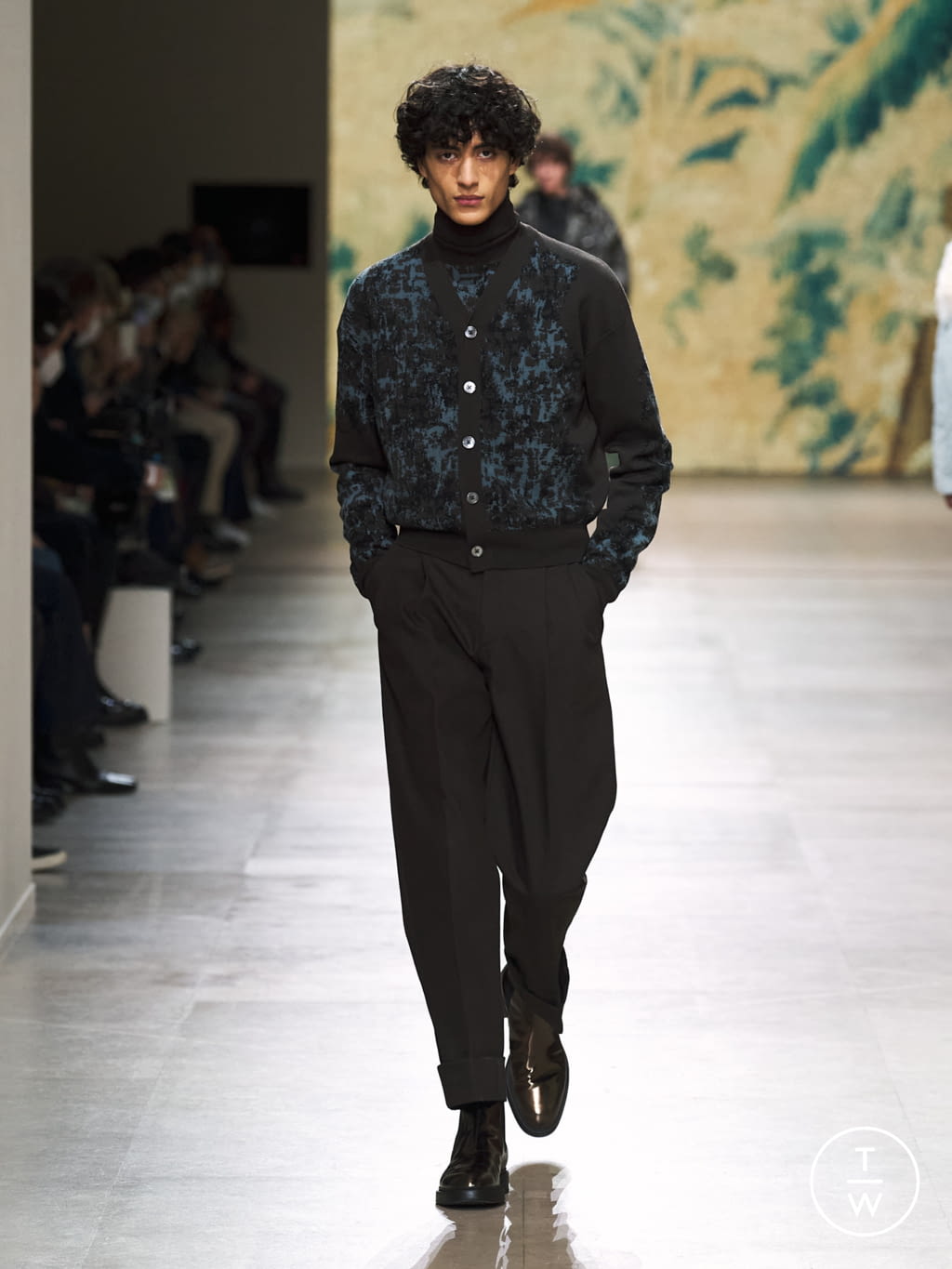Fashion Week Paris Fall/Winter 2022 look 3 from the Hermès collection menswear