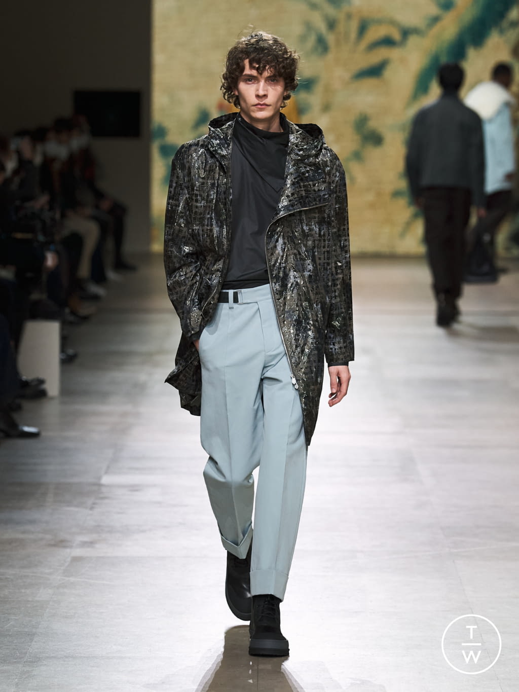 Fashion Week Paris Fall/Winter 2022 look 4 from the Hermès collection menswear