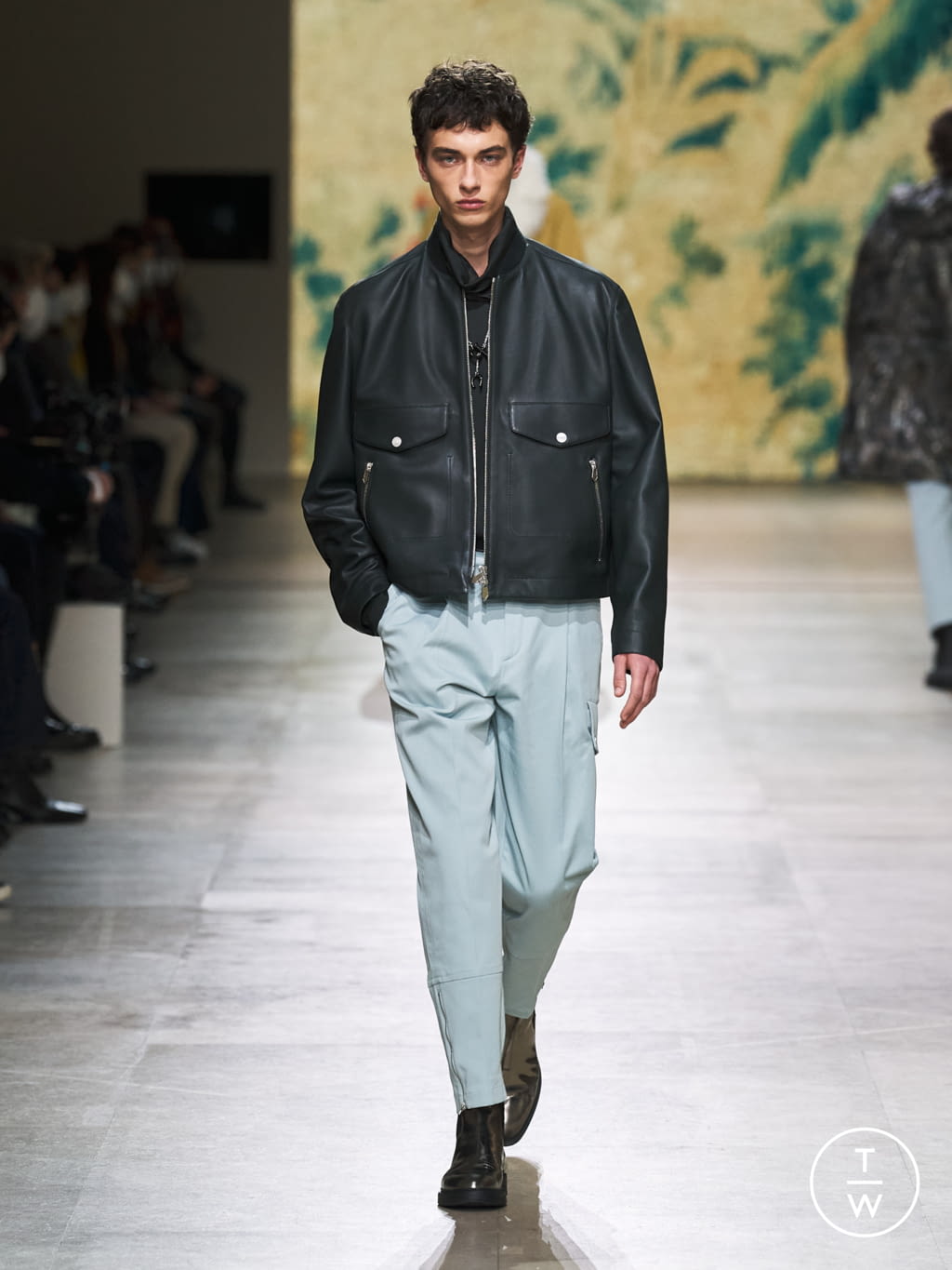 Fashion Week Paris Fall/Winter 2022 look 6 from the Hermès collection 男装