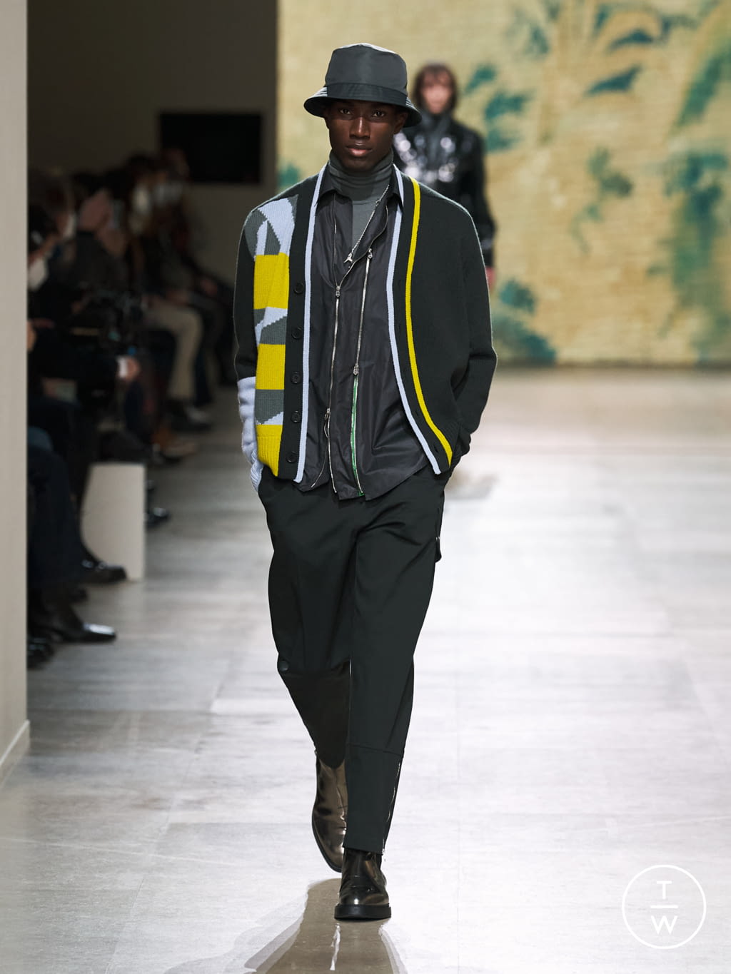 Fashion Week Paris Fall/Winter 2022 look 13 from the Hermès collection menswear