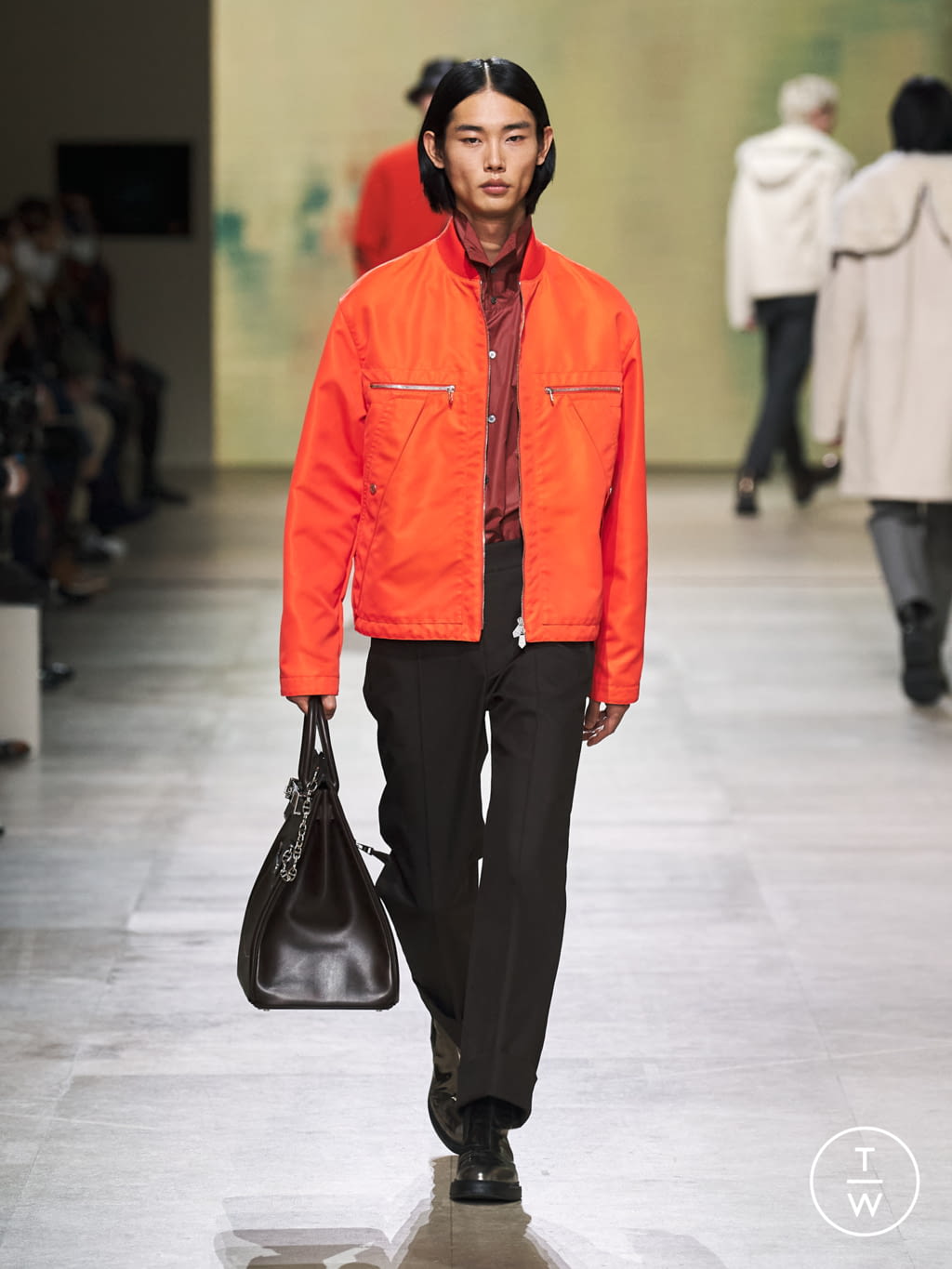 Fashion Week Paris Fall/Winter 2022 look 33 from the Hermès collection menswear