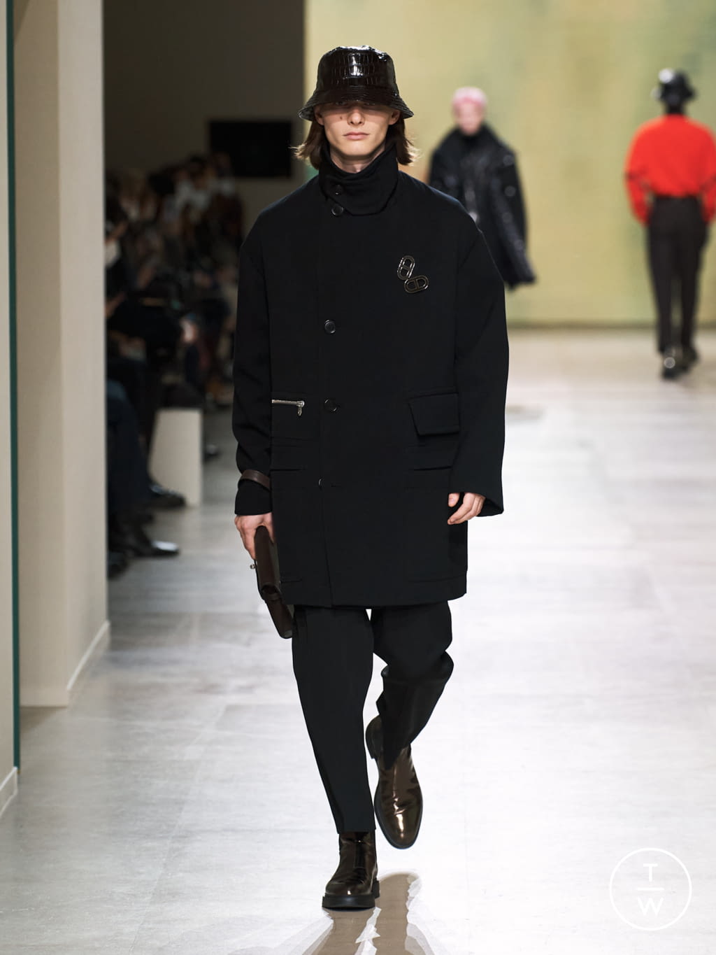 Fashion Week Paris Fall/Winter 2022 look 36 from the Hermès collection menswear