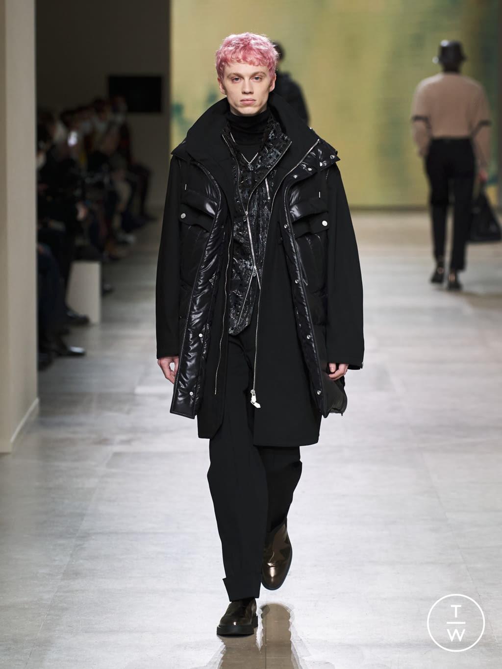 Fashion Week Paris Fall/Winter 2022 look 37 from the Hermès collection menswear