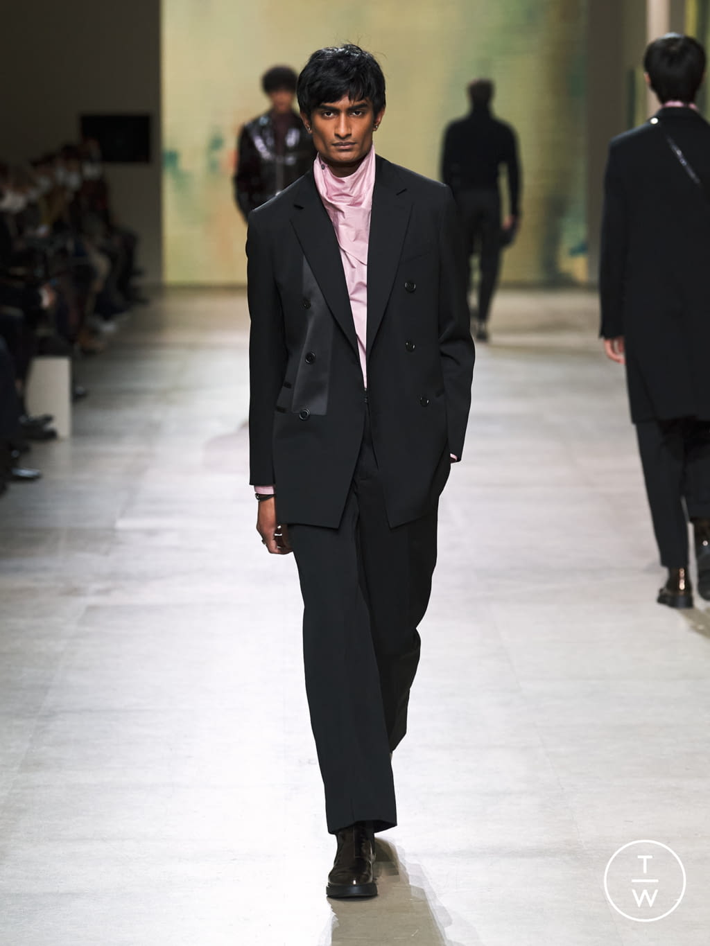 Fashion Week Paris Fall/Winter 2022 look 42 from the Hermès collection menswear