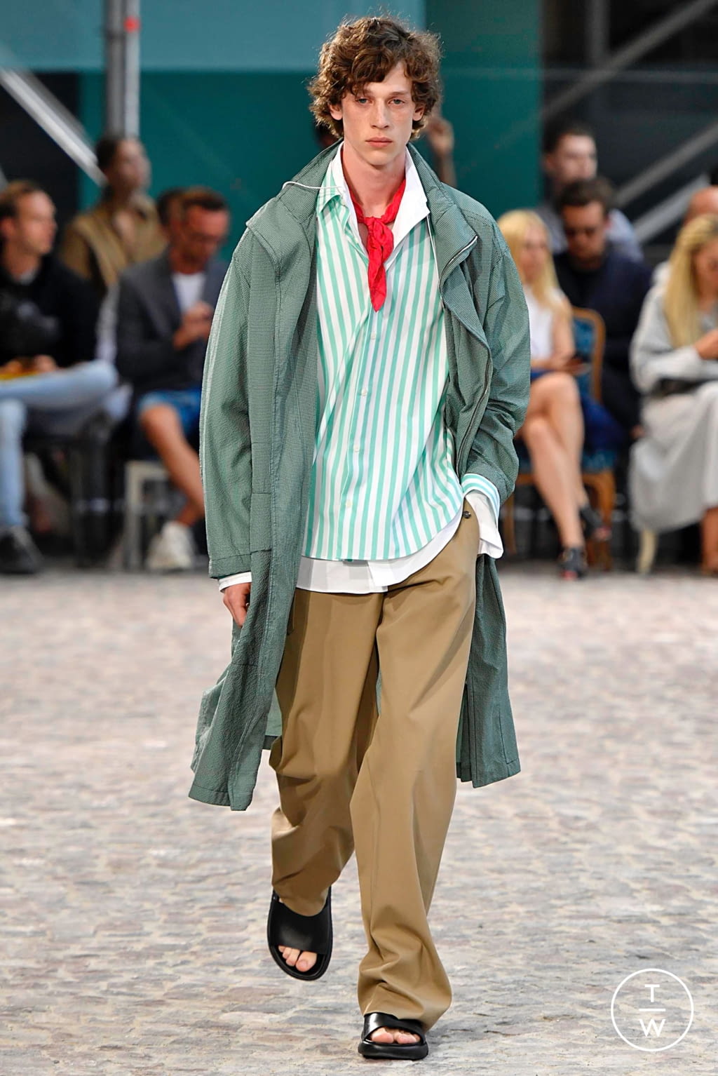Fashion Week Paris Spring/Summer 2020 look 1 from the Hermès collection menswear