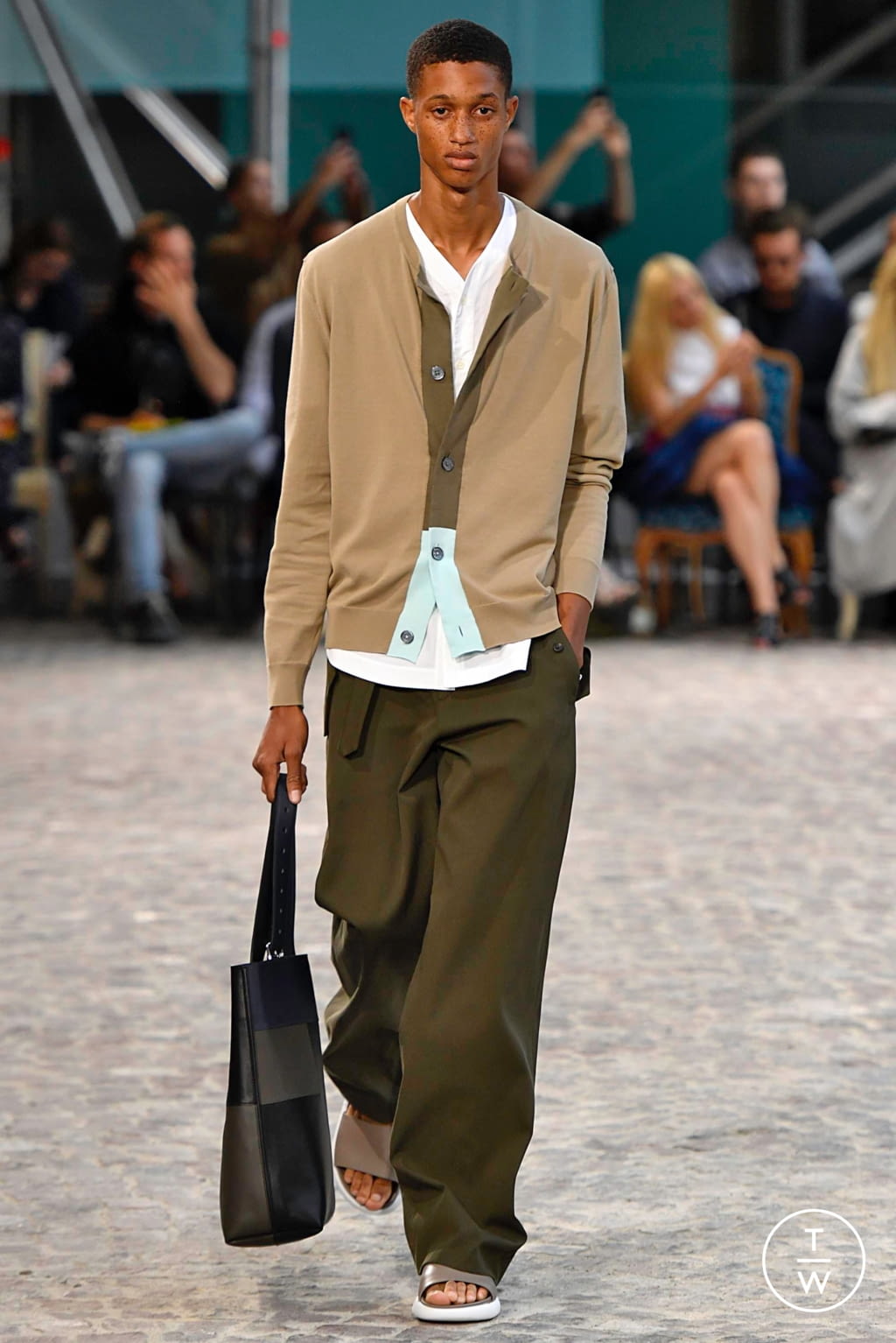 Fashion Week Paris Spring/Summer 2020 look 2 from the Hermès collection menswear