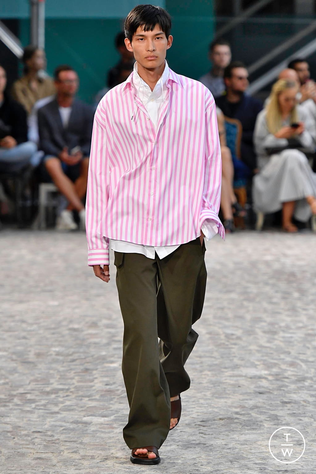 Fashion Week Paris Spring/Summer 2020 look 7 from the Hermès collection menswear