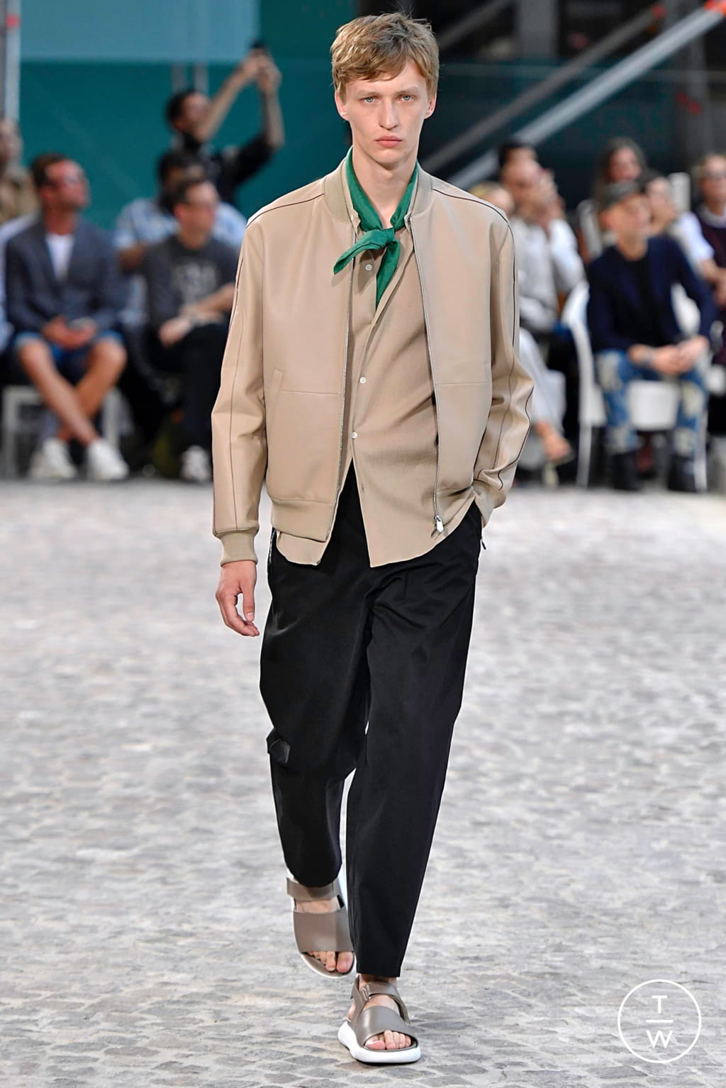 Fashion Week Paris Spring/Summer 2020 look 13 from the Hermès collection 男装
