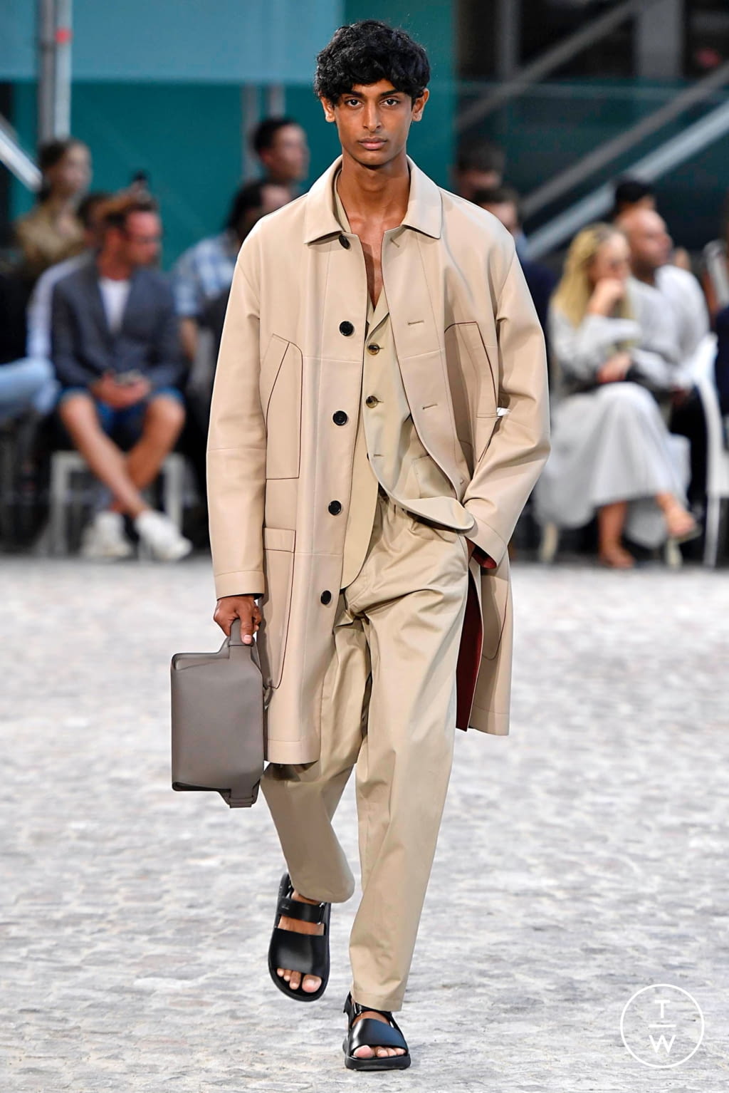 Fashion Week Paris Spring/Summer 2020 look 14 from the Hermès collection menswear
