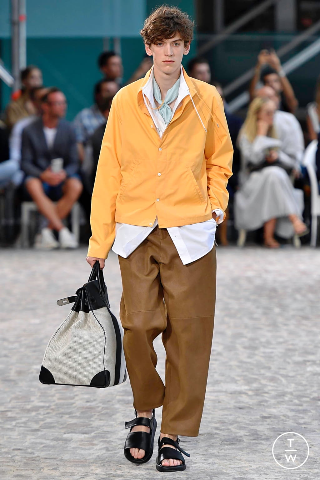 Fashion Week Paris Spring/Summer 2020 look 20 from the Hermès collection 男装