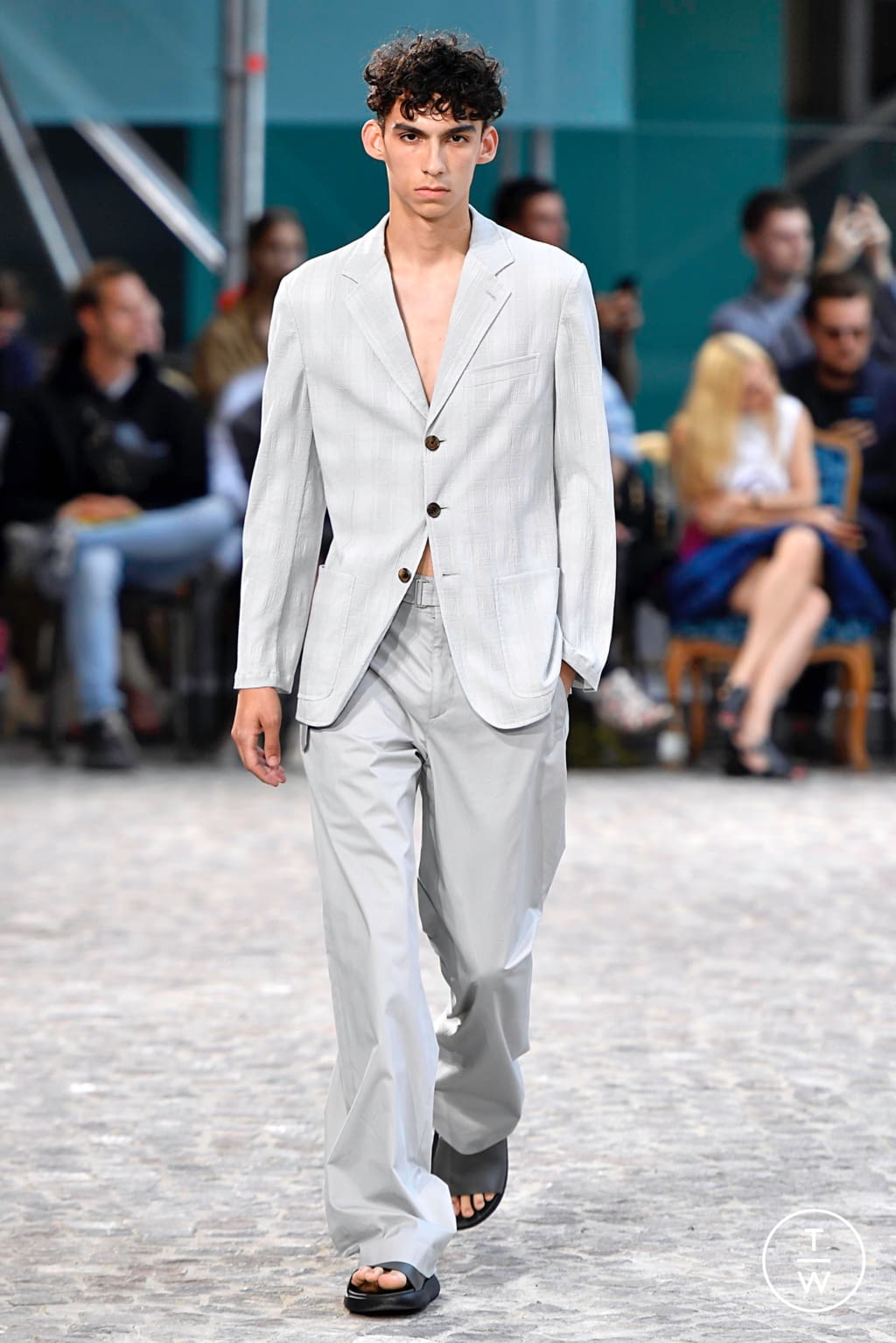 Fashion Week Paris Spring/Summer 2020 look 21 from the Hermès collection 男装