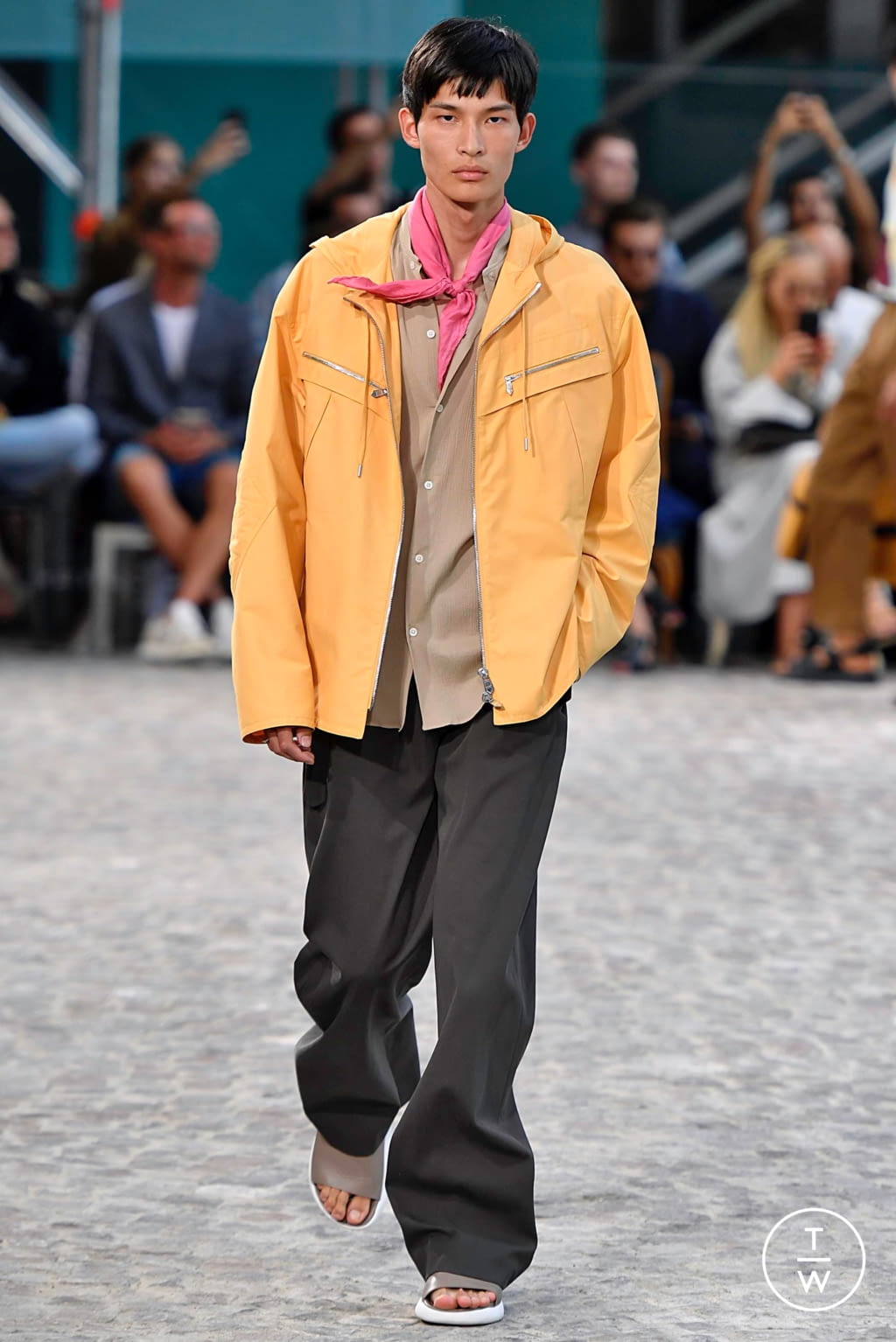 Fashion Week Paris Spring/Summer 2020 look 33 from the Hermès collection menswear