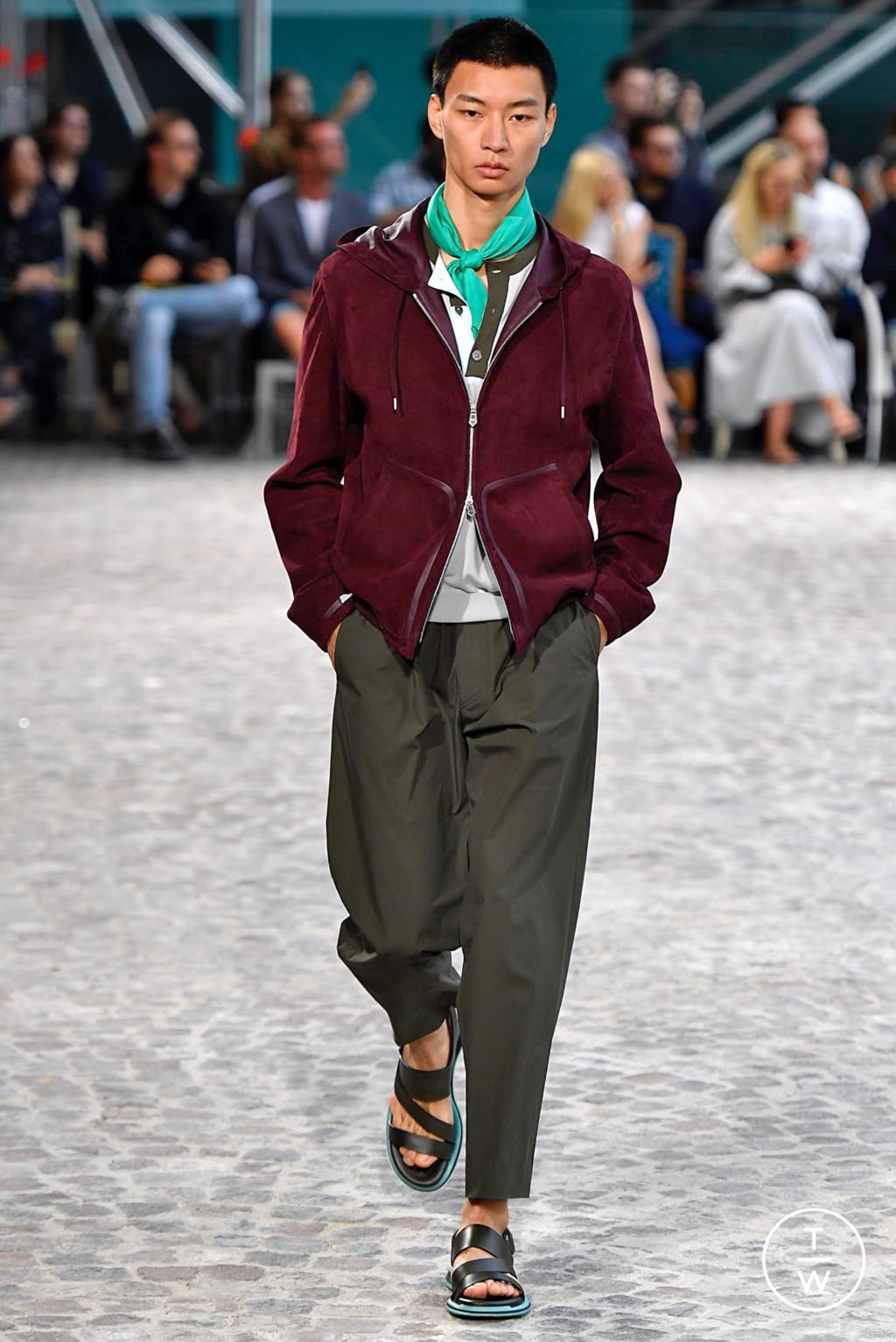 Fashion Week Paris Spring/Summer 2020 look 35 from the Hermès collection 男装