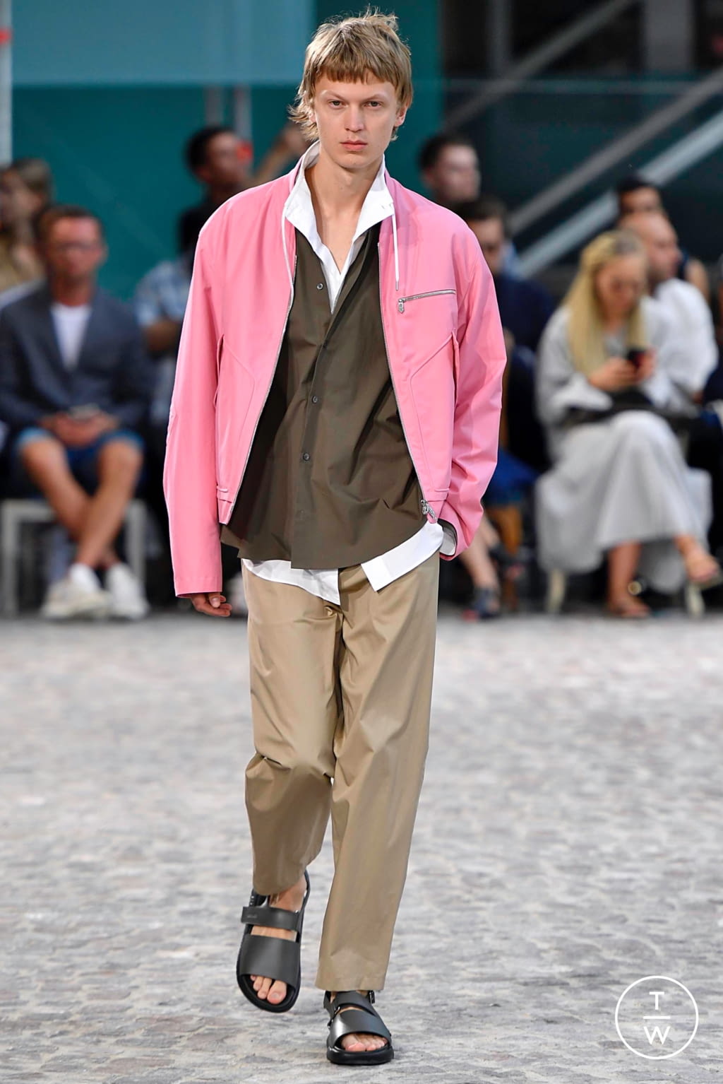 Fashion Week Paris Spring/Summer 2020 look 36 from the Hermès collection menswear