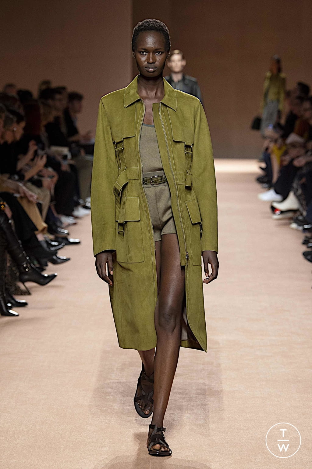 Fashion Week Paris Spring/Summer 2020 look 2 from the Hermès collection 女装