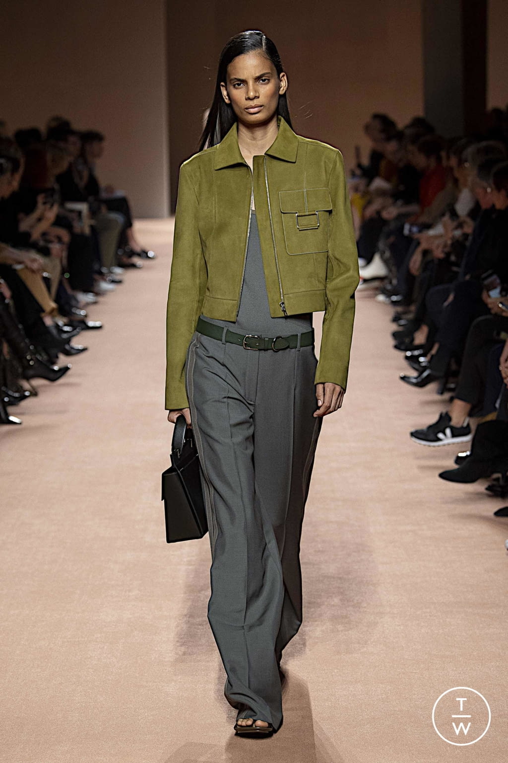 Fashion Week Paris Spring/Summer 2020 look 4 from the Hermès collection womenswear