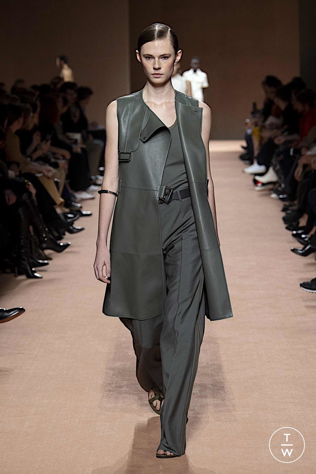 Fashion Week Paris Spring/Summer 2020 look 5 from the Hermès collection 女装