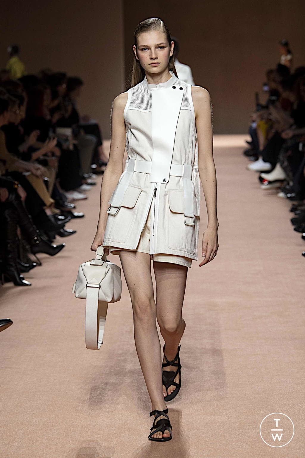 Fashion Week Paris Spring/Summer 2020 look 6 de la collection Hermès womenswear