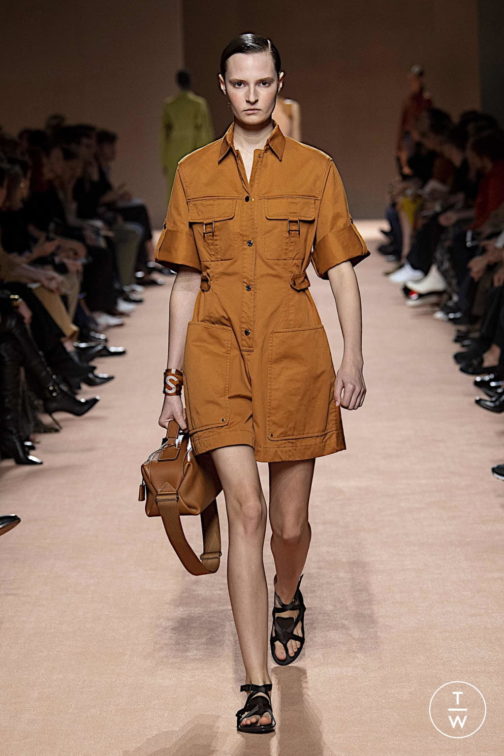 Fashion Week Paris Spring/Summer 2020 look 11 from the Hermès collection 女装