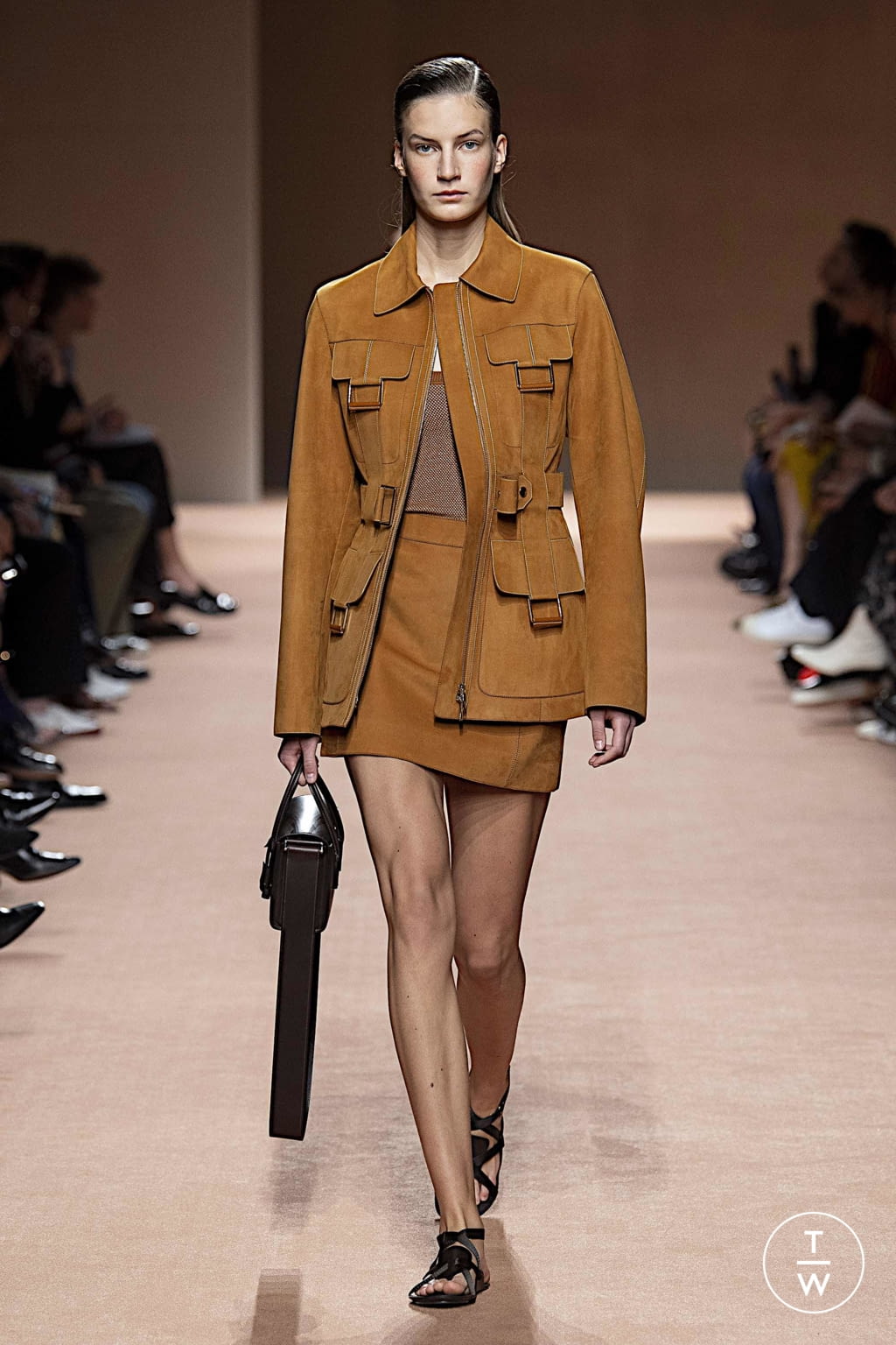 Fashion Week Paris Spring/Summer 2020 look 14 from the Hermès collection womenswear