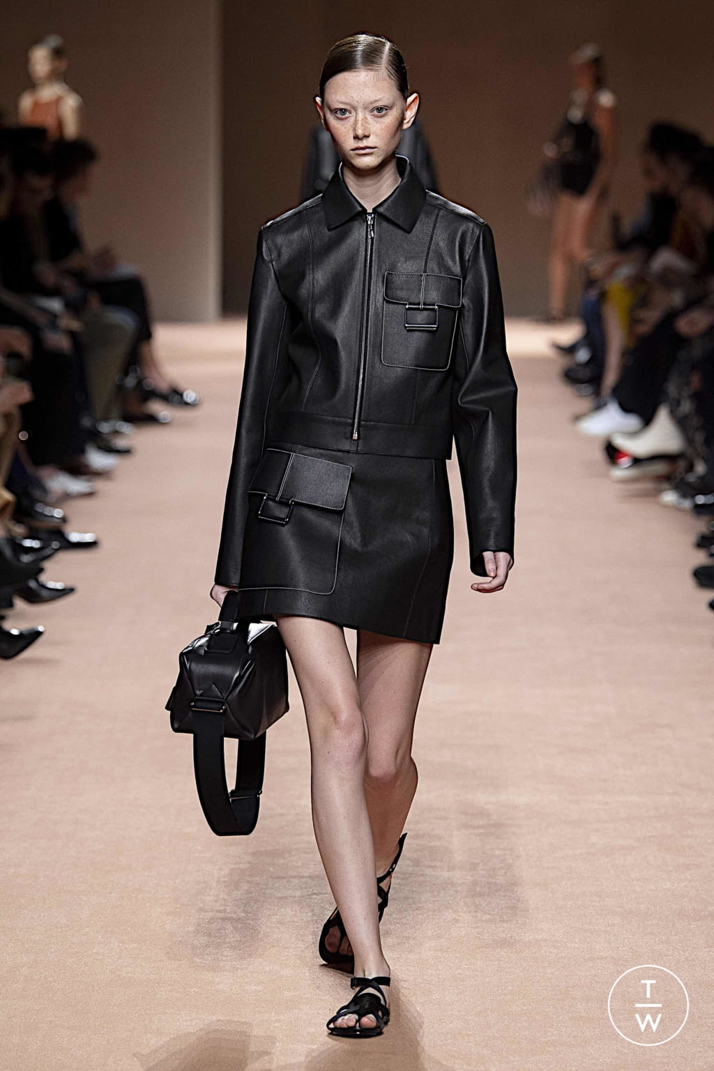 Fashion Week Paris Spring/Summer 2020 look 20 from the Hermès collection 女装