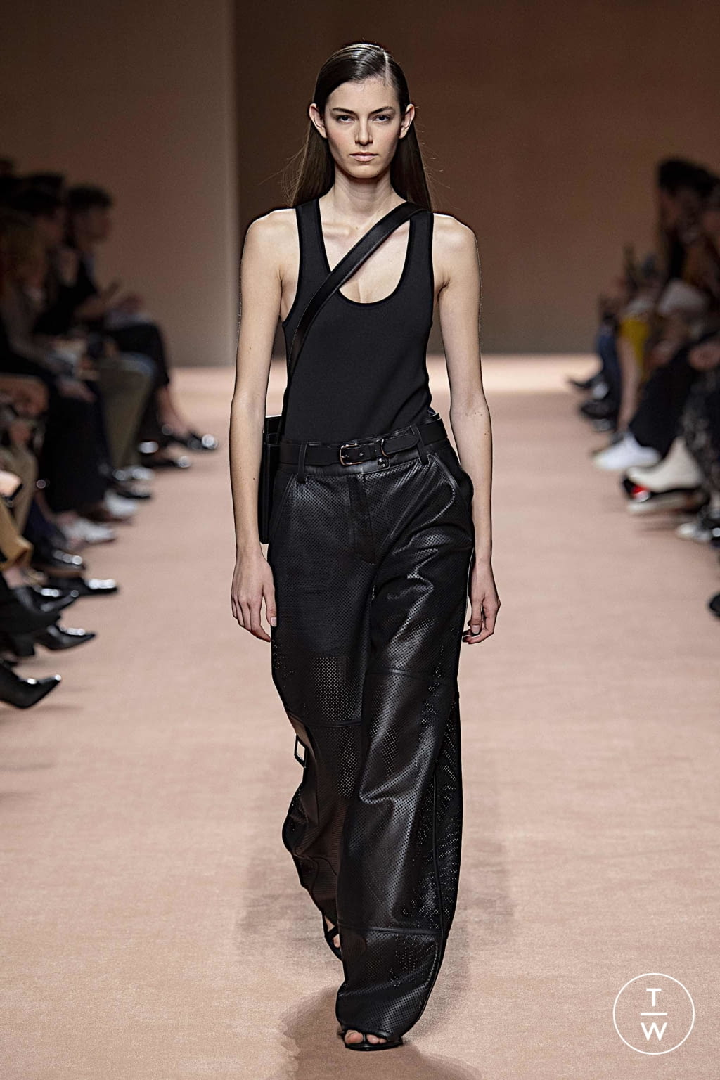 Fashion Week Paris Spring/Summer 2020 look 23 from the Hermès collection 女装