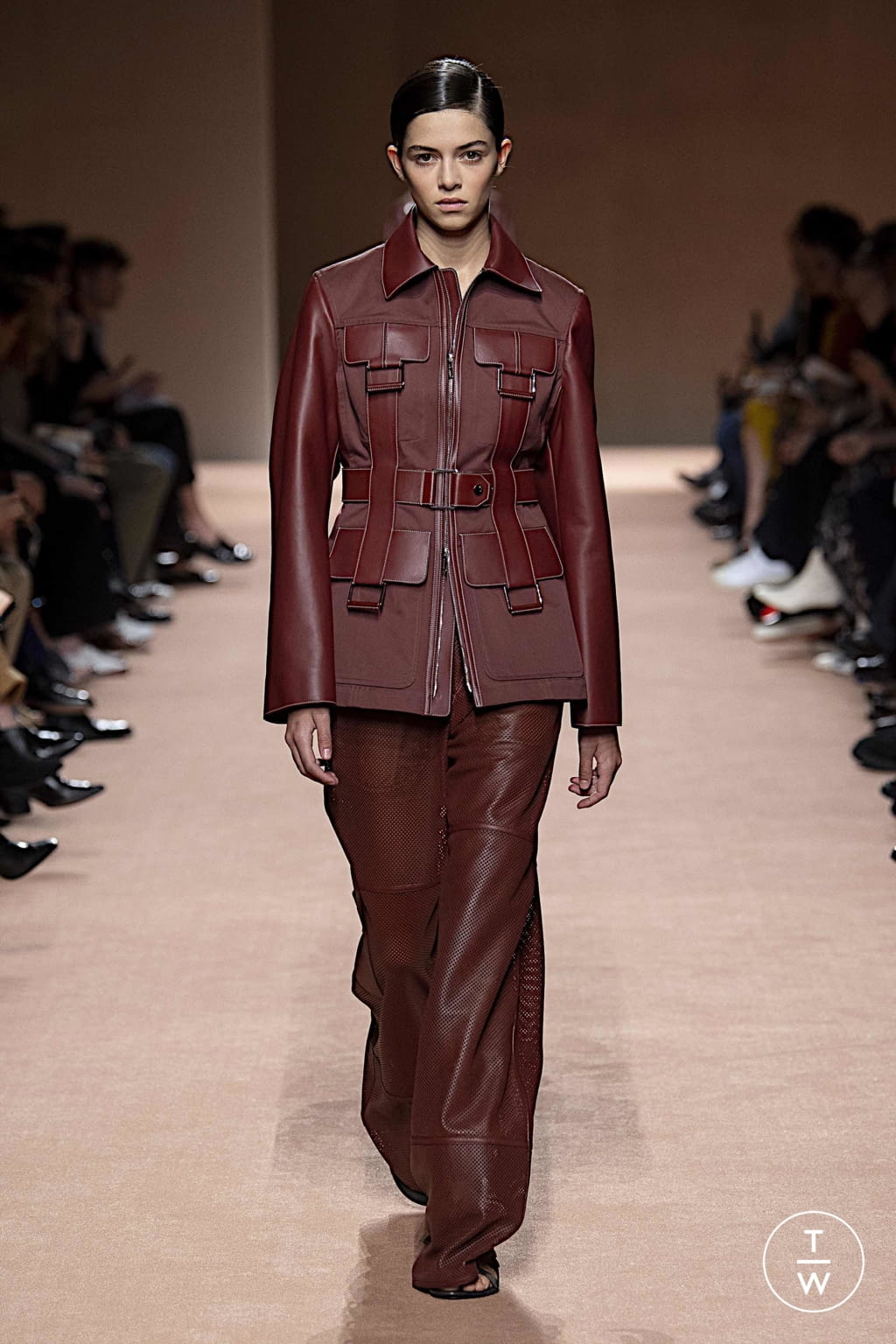 Fashion Week Paris Spring/Summer 2020 look 24 from the Hermès collection 女装