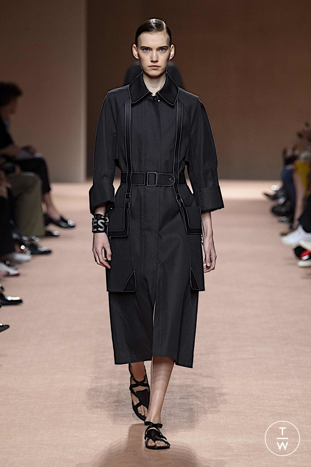 Fashion Week Paris Spring/Summer 2020 look 31 from the Hermès collection womenswear