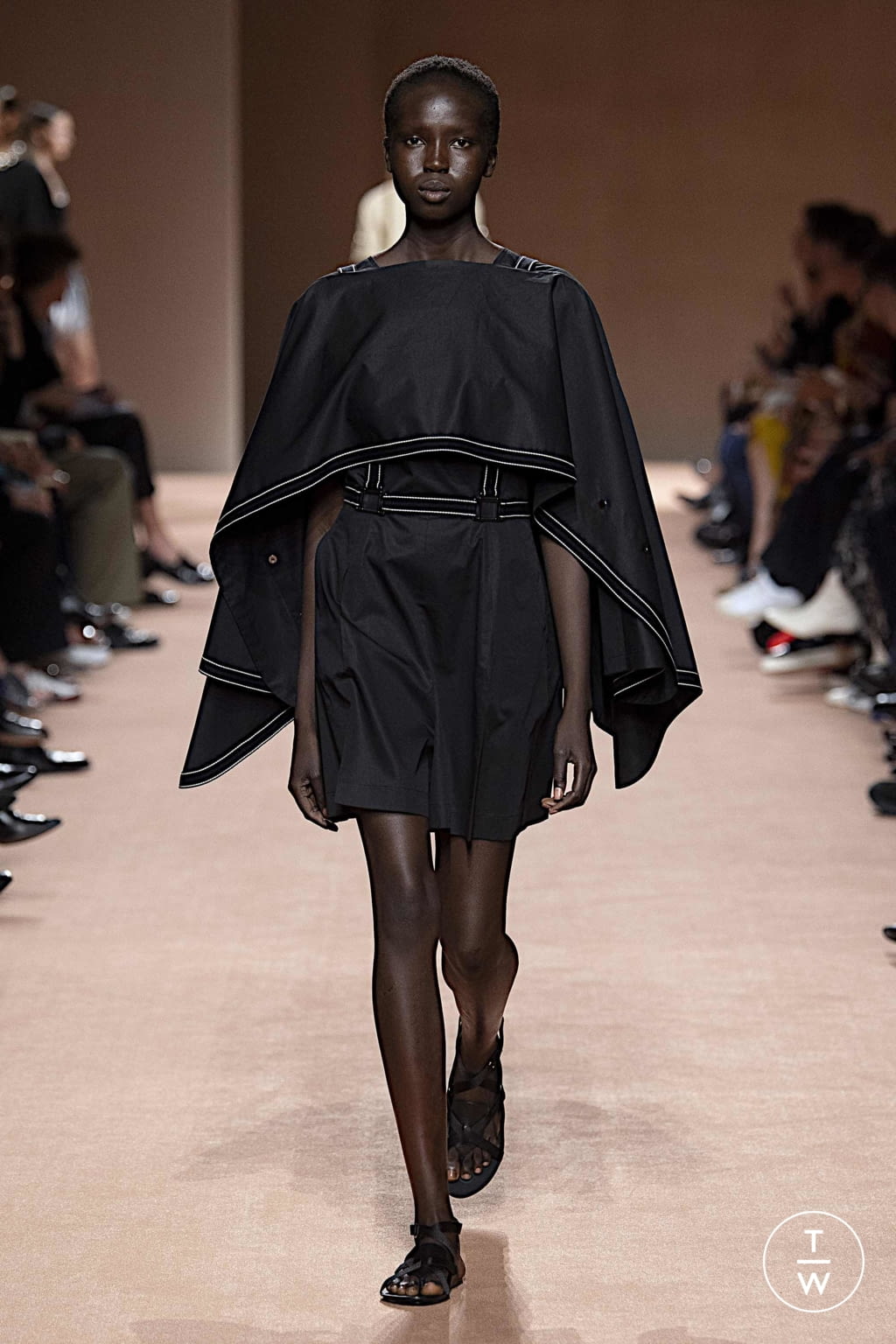 Fashion Week Paris Spring/Summer 2020 look 32 from the Hermès collection 女装