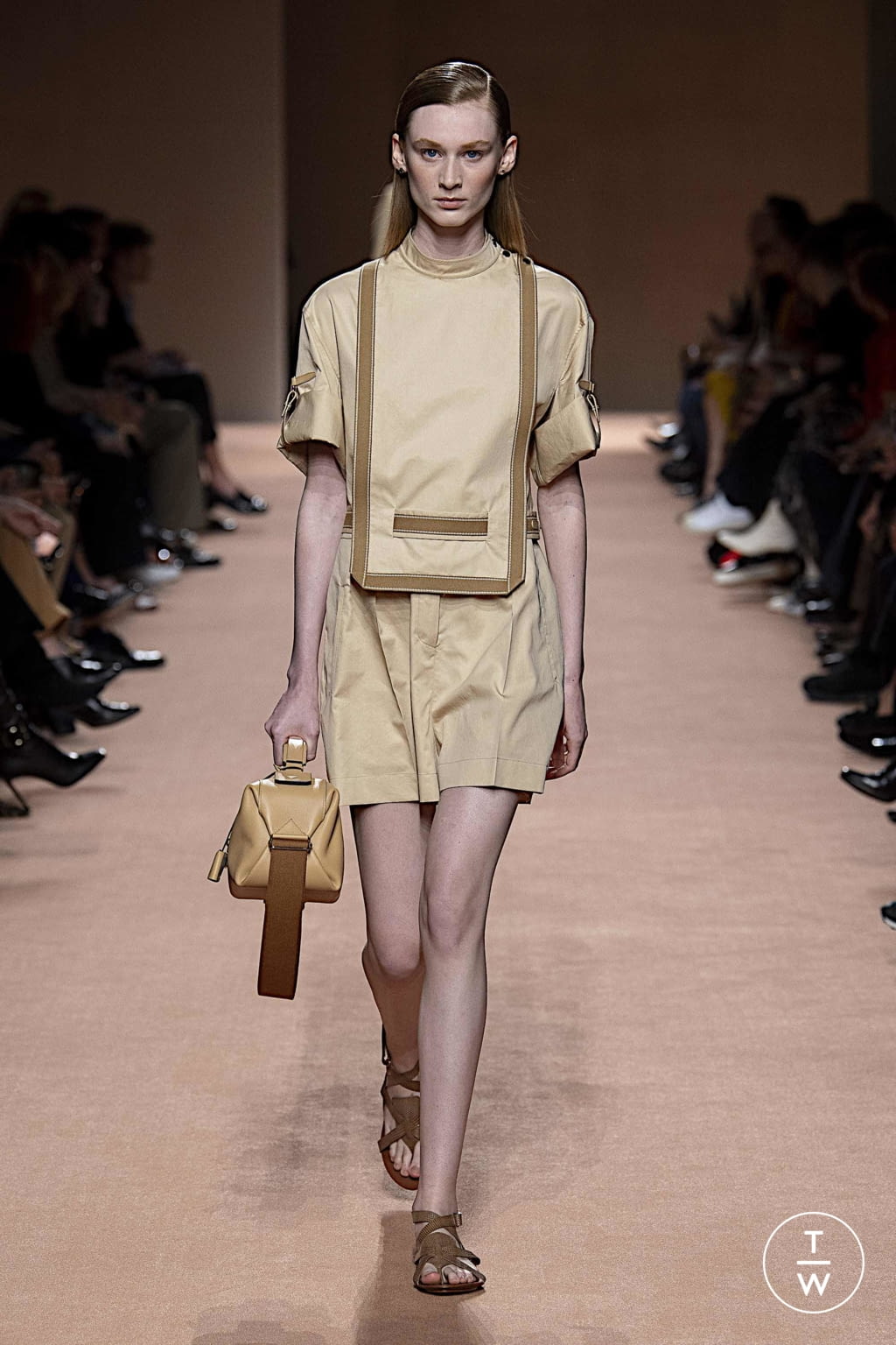Fashion Week Paris Spring/Summer 2020 look 33 from the Hermès collection 女装