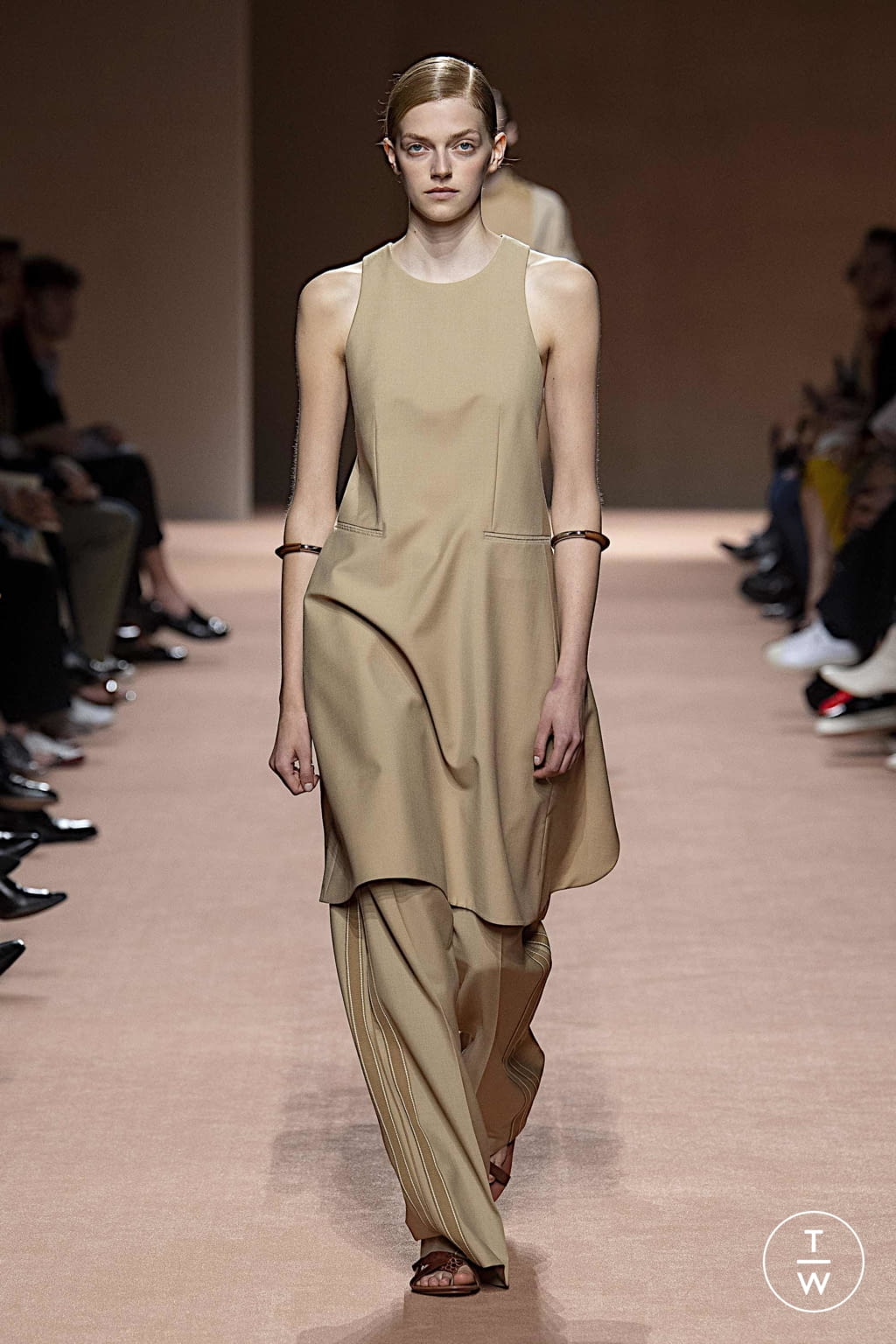 Fashion Week Paris Spring/Summer 2020 look 36 from the Hermès collection 女装