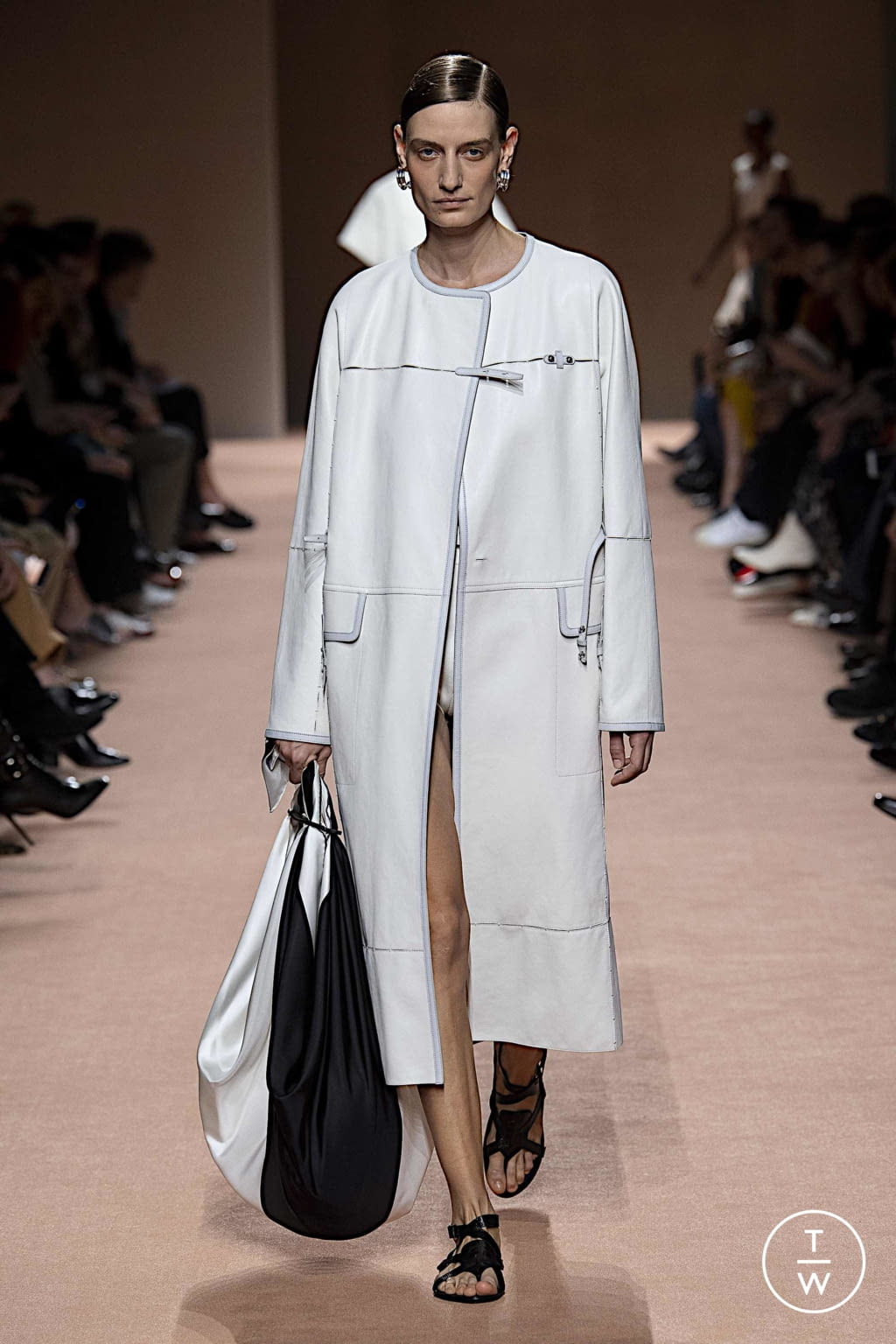 Fashion Week Paris Spring/Summer 2020 look 45 from the Hermès collection womenswear