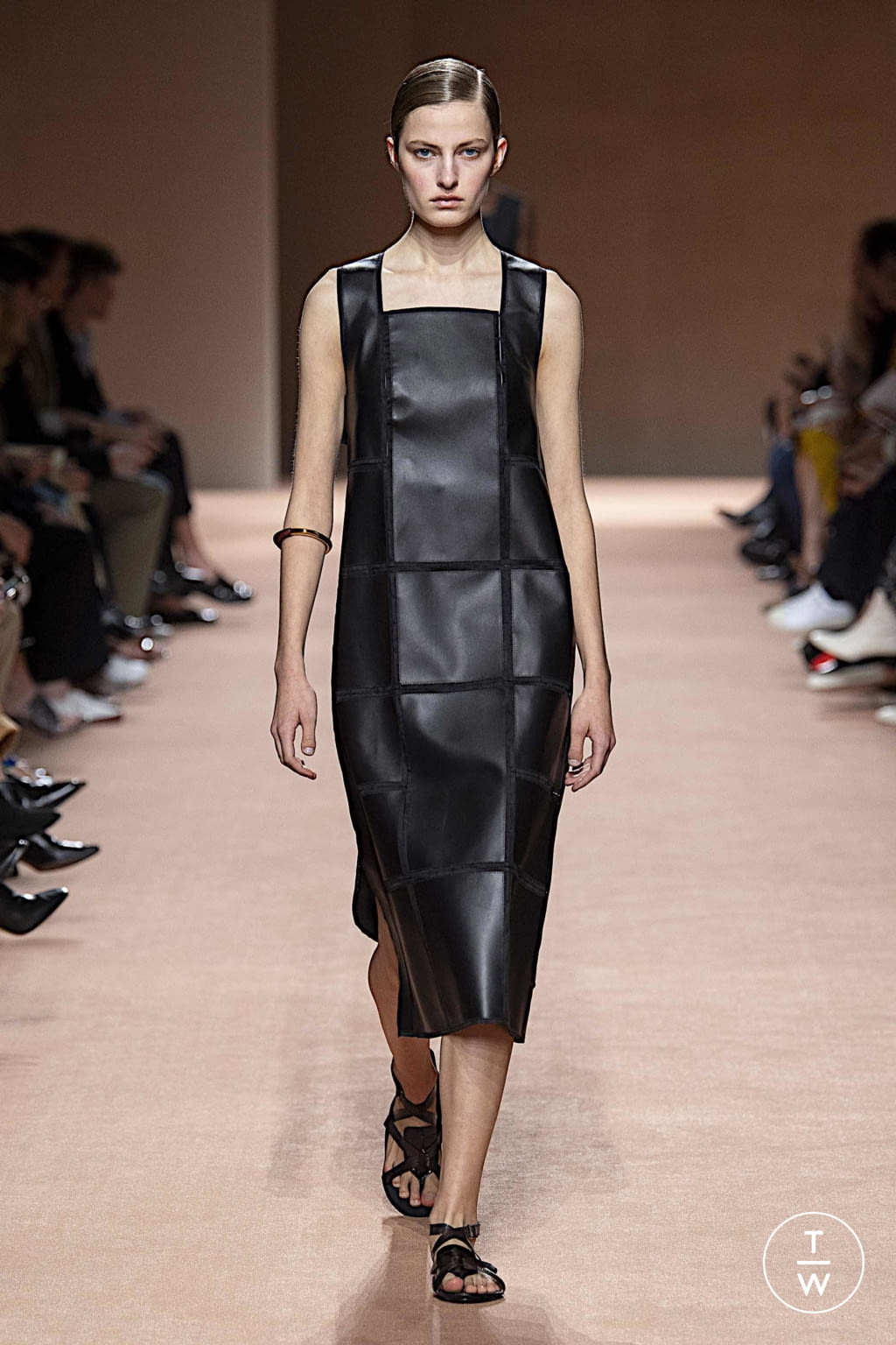 Fashion Week Paris Spring/Summer 2020 look 53 from the Hermès collection 女装
